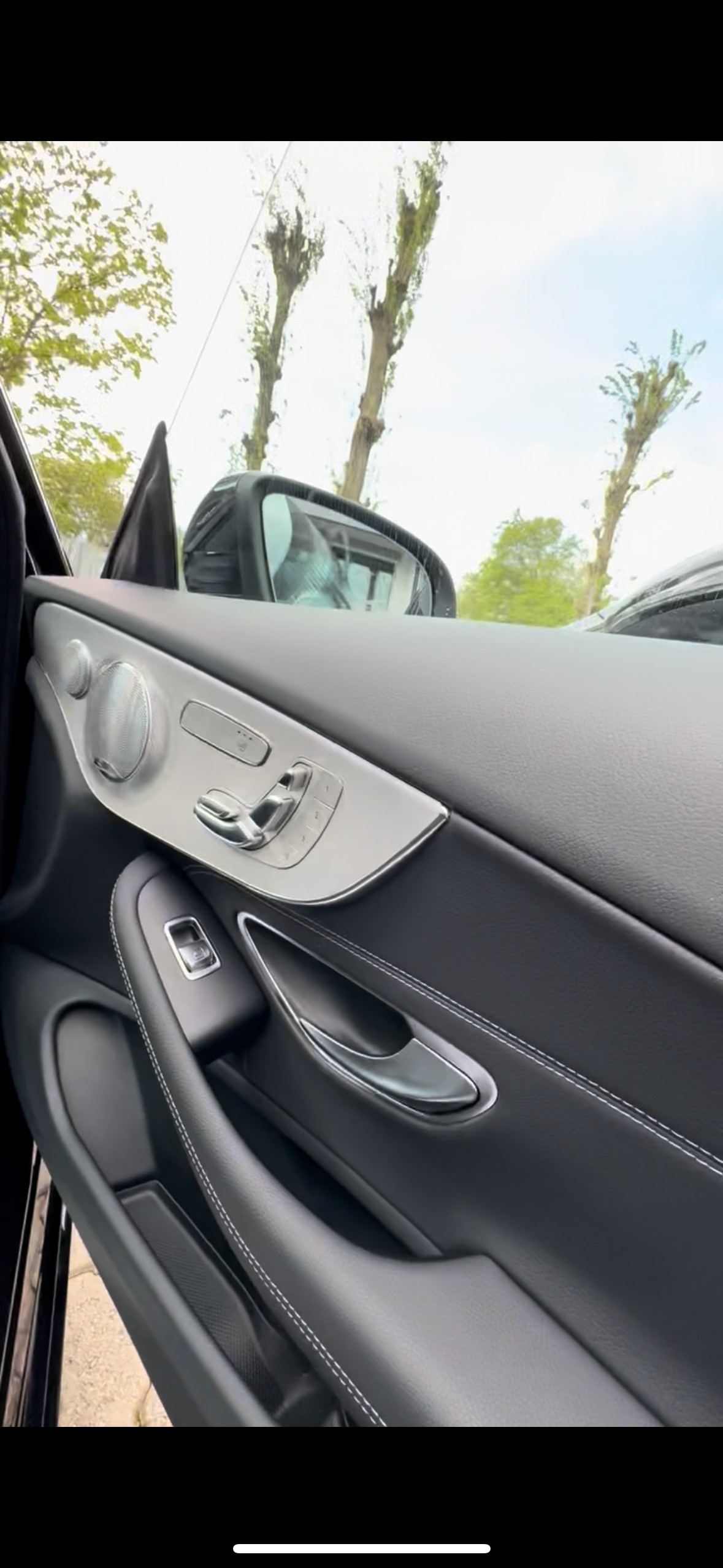 MERCEDES-BENZ C 200 Coupé AMG Line 4Matic 9G-Tronic-image-4