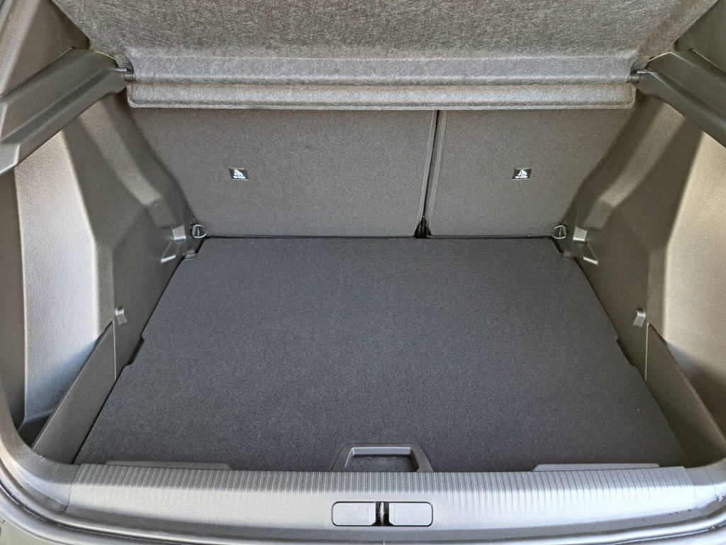 PEUGEOT 2008 1.2 Hybrid 145cv Allure-image-11