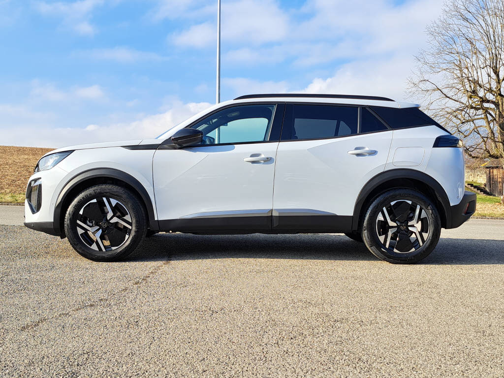 PEUGEOT 2008 1.2 Hybrid 145cv Allure-image-4