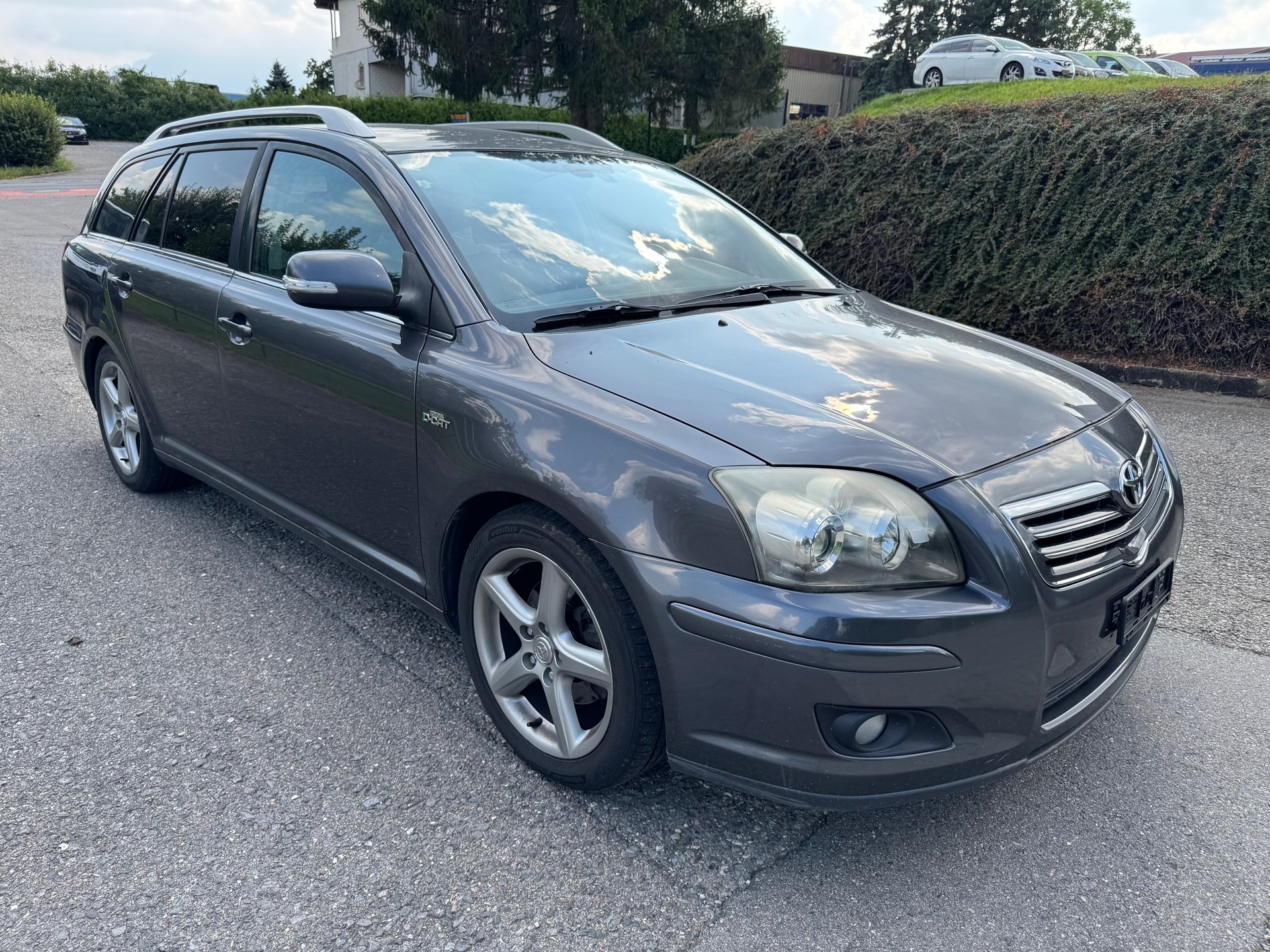 TOYOTA Avensis 2.2D-4 D CleanPower Linea Sol Sportswagon-image-1