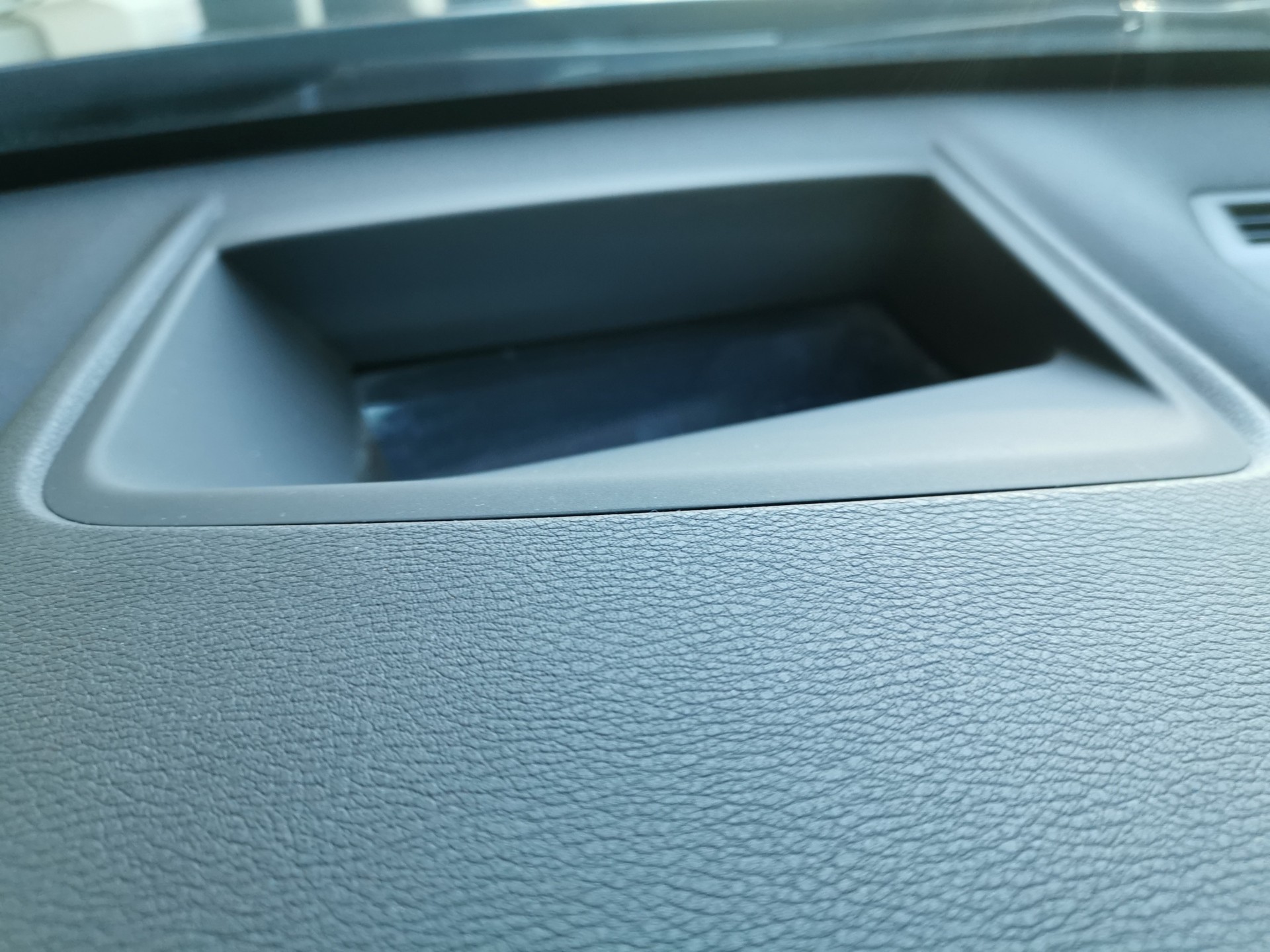 BMW X1 xDrive 18d Steptronic-image-13