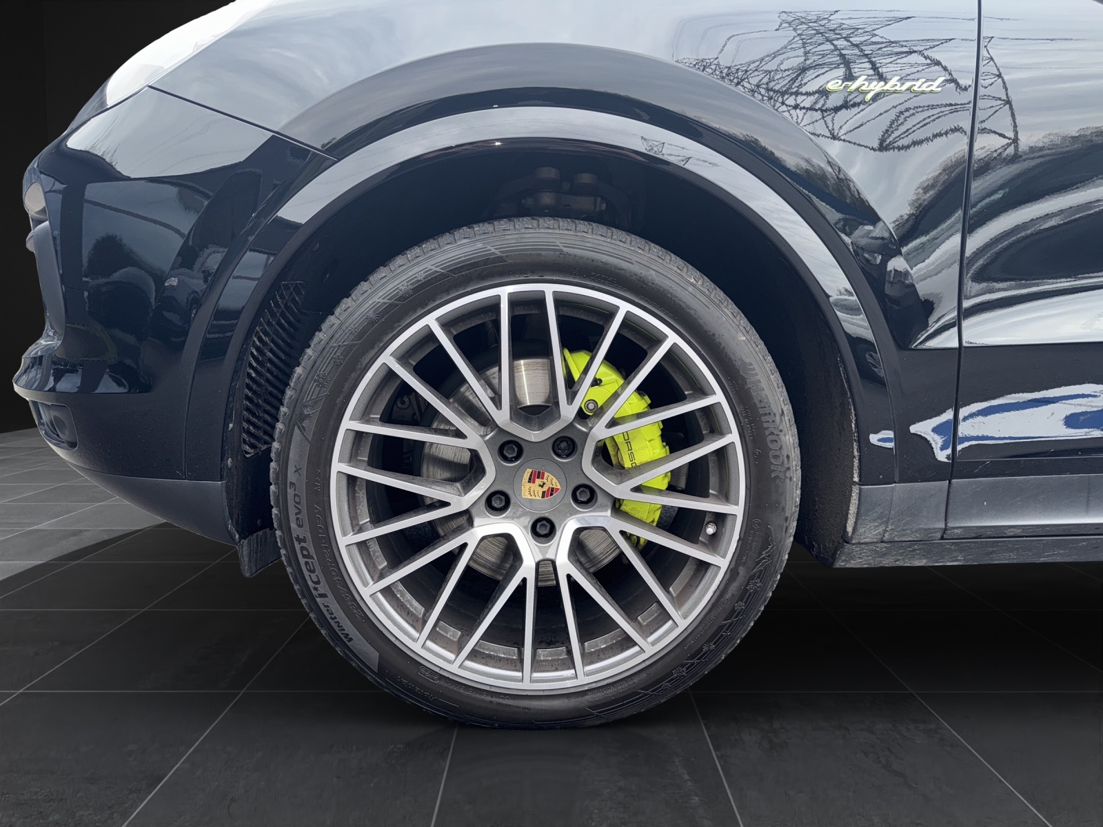 PORSCHE Cayenne Coupé E-Hybrid-image-13