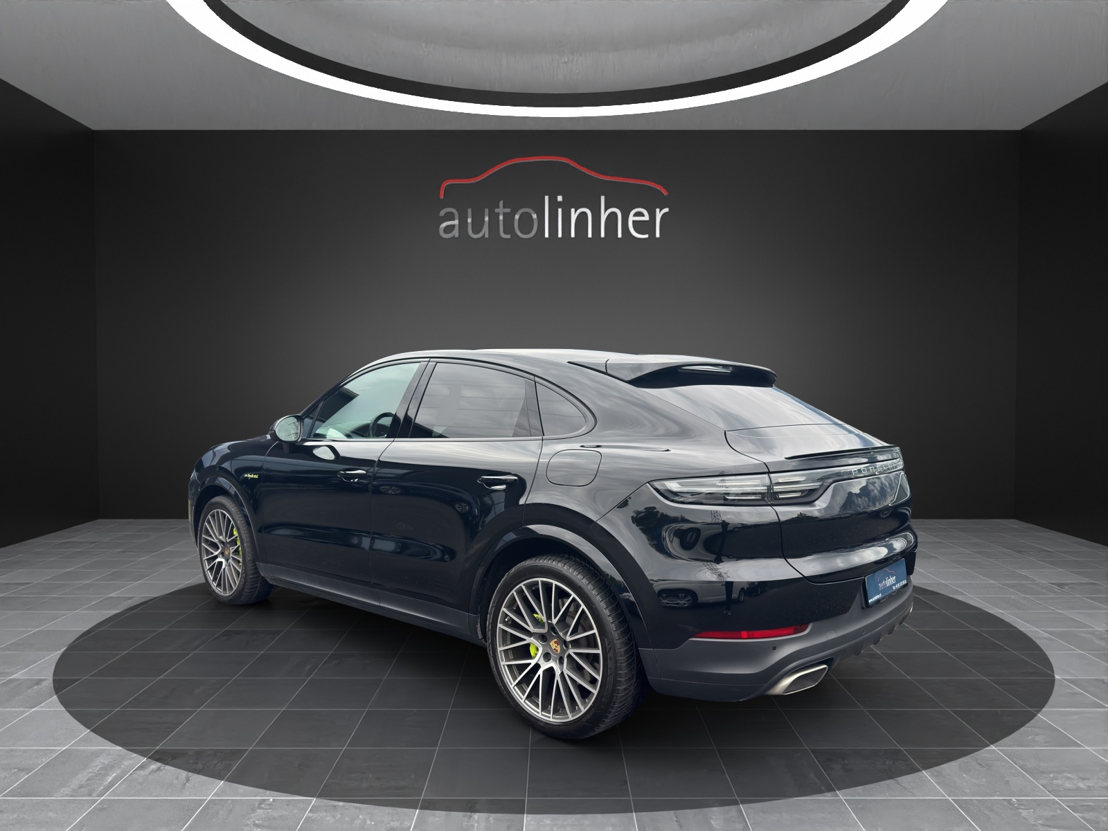 PORSCHE Cayenne Coupé E-Hybrid-image-2
