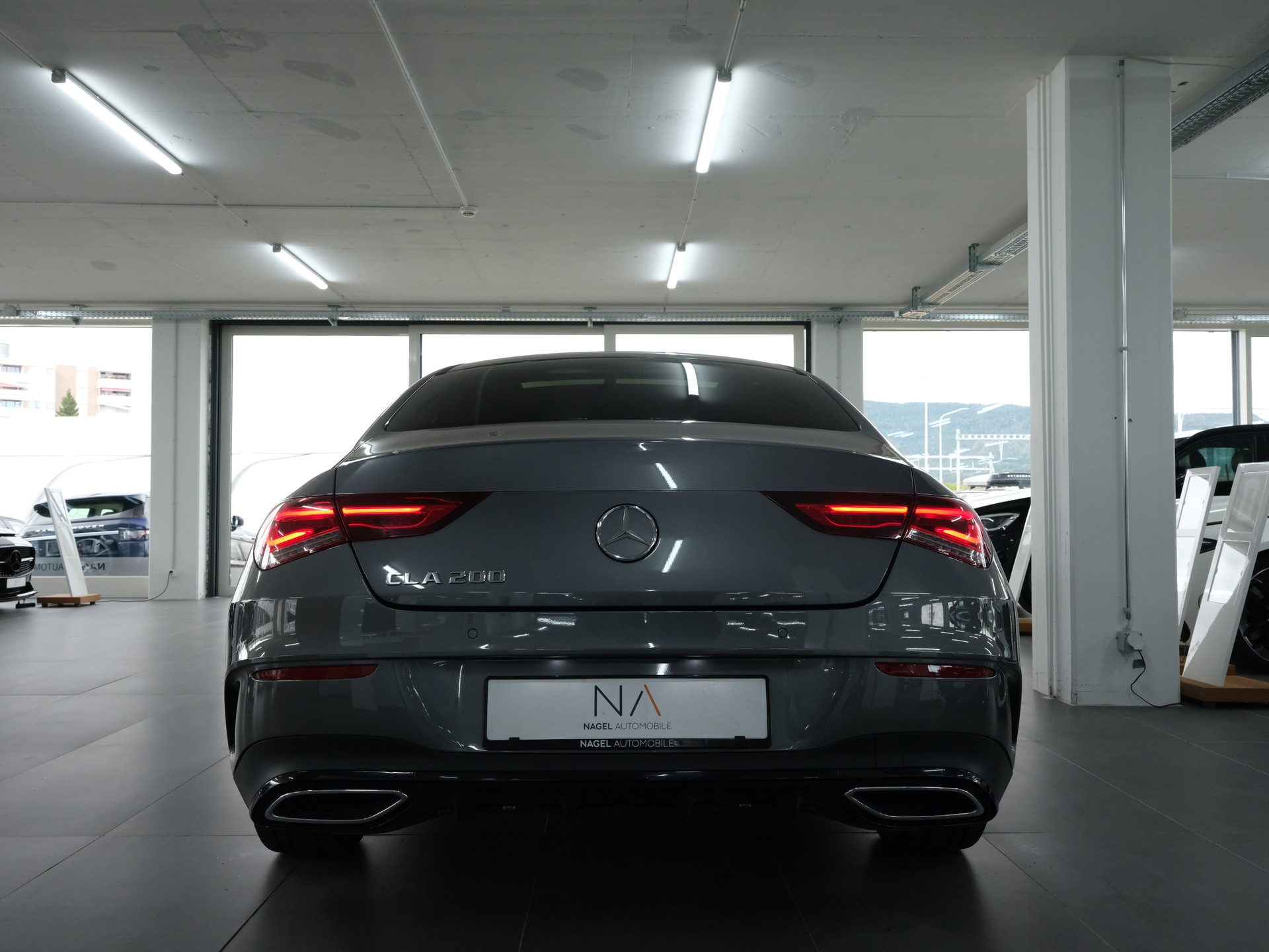 MERCEDES-BENZ CLA 200 AMG Line 7G-DCT-image-3