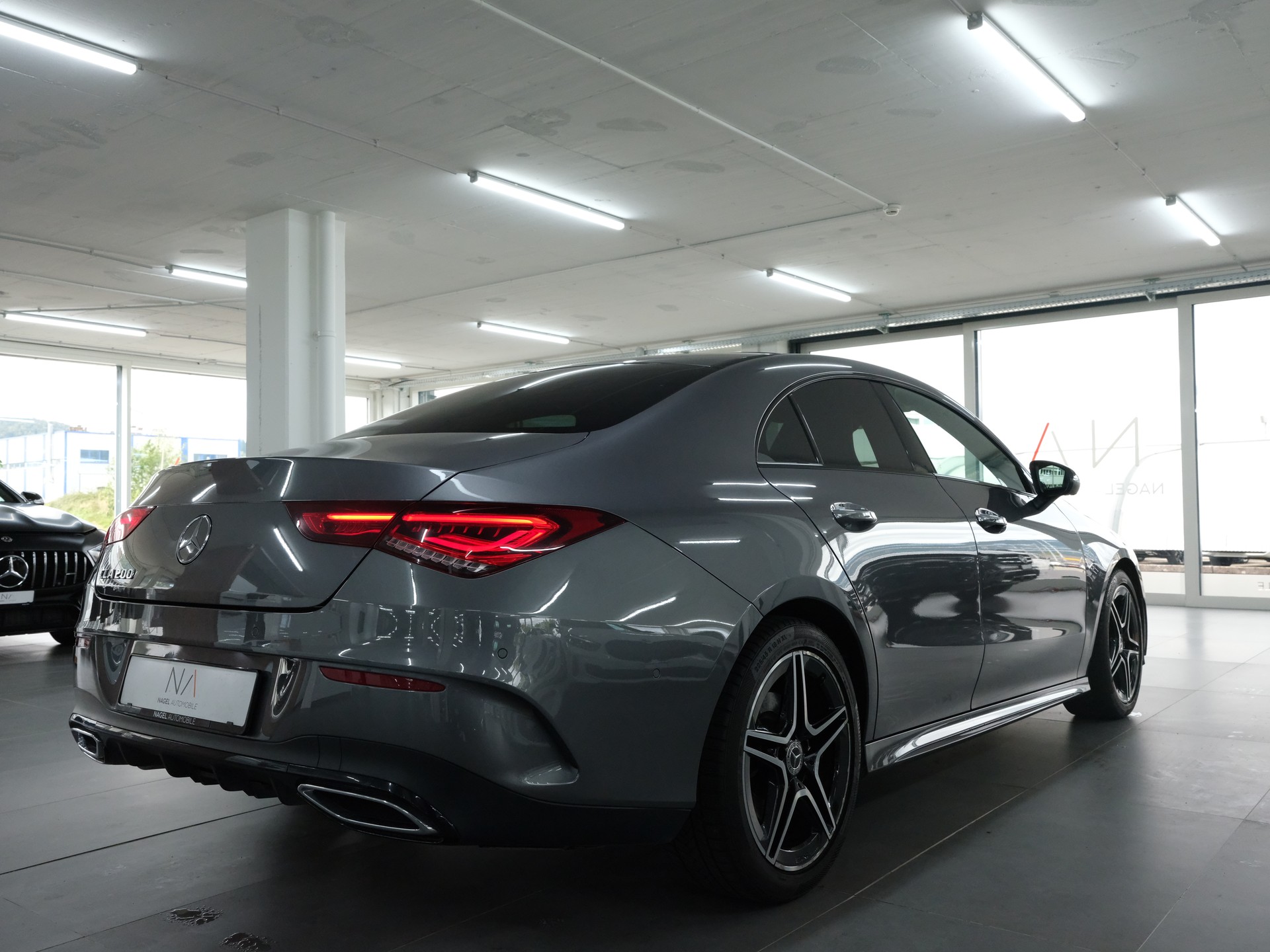 MERCEDES-BENZ CLA 200 AMG Line 7G-DCT-image-2