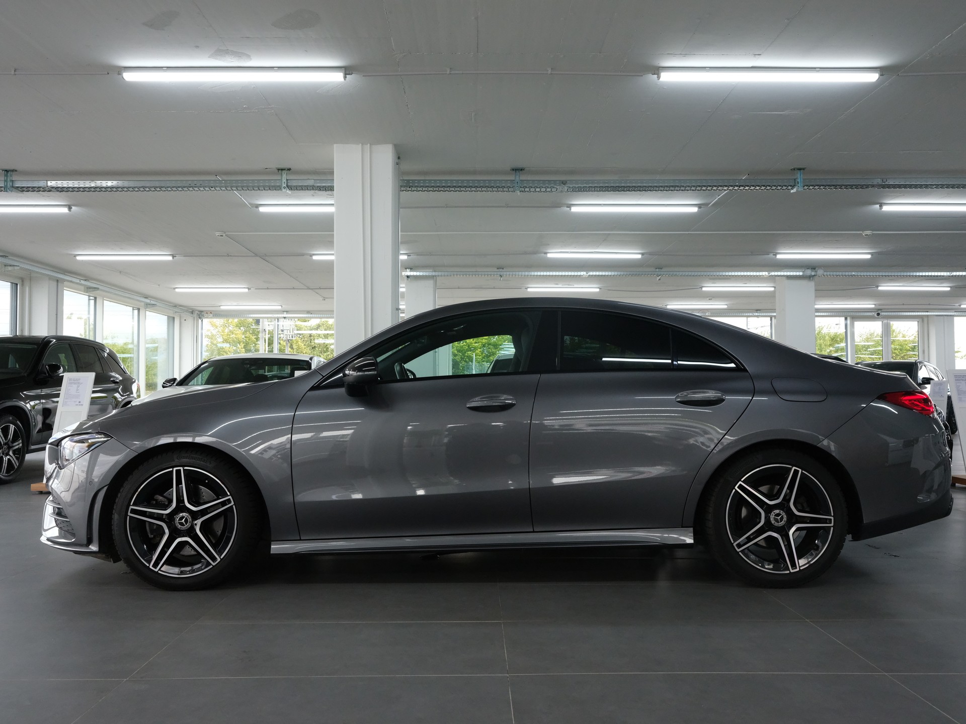 MERCEDES-BENZ CLA 200 AMG Line 7G-DCT-image-5