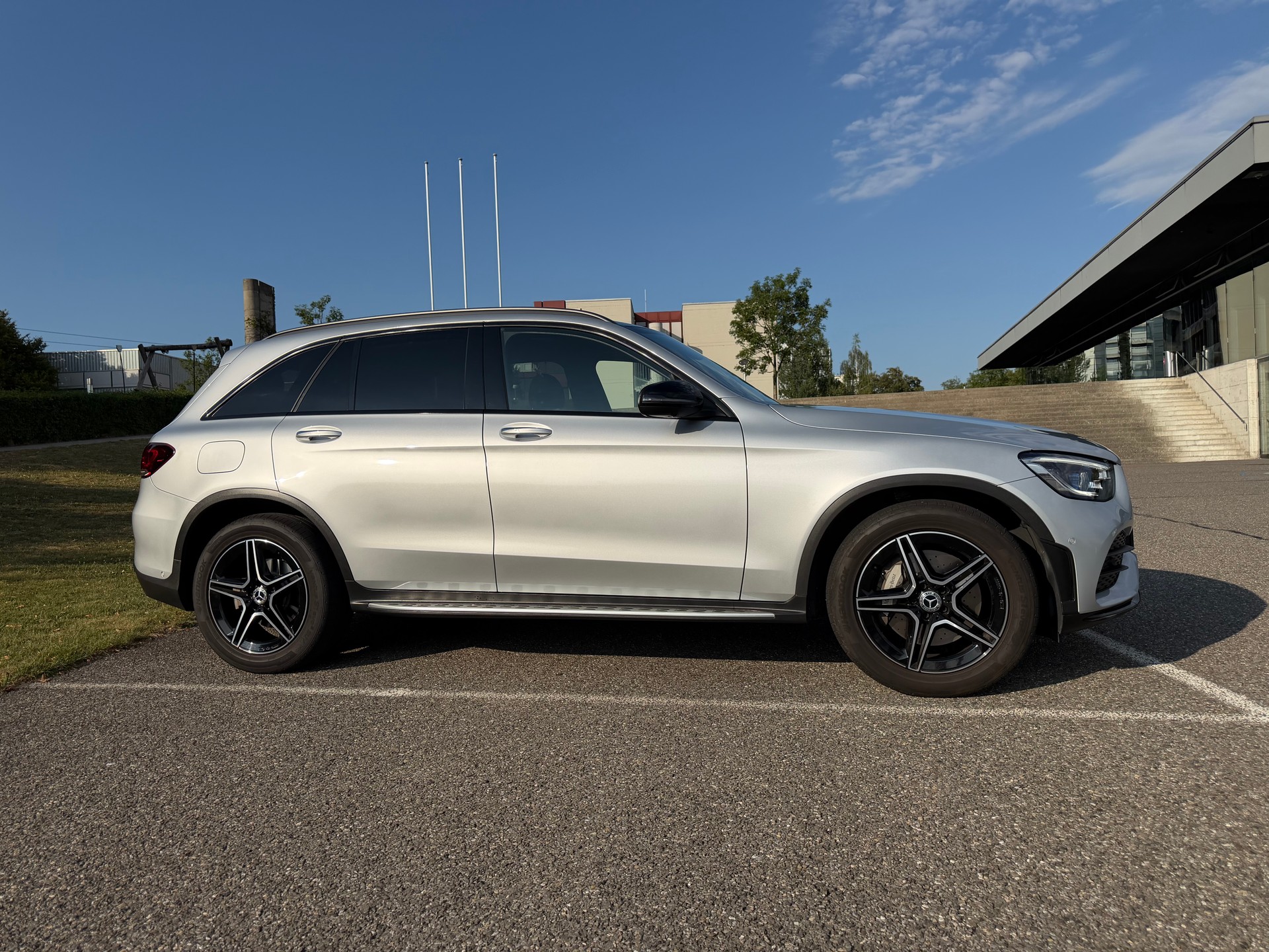 MERCEDES-BENZ GLC 220 d AMG Line 4Matic 9G-Tronic-image-4