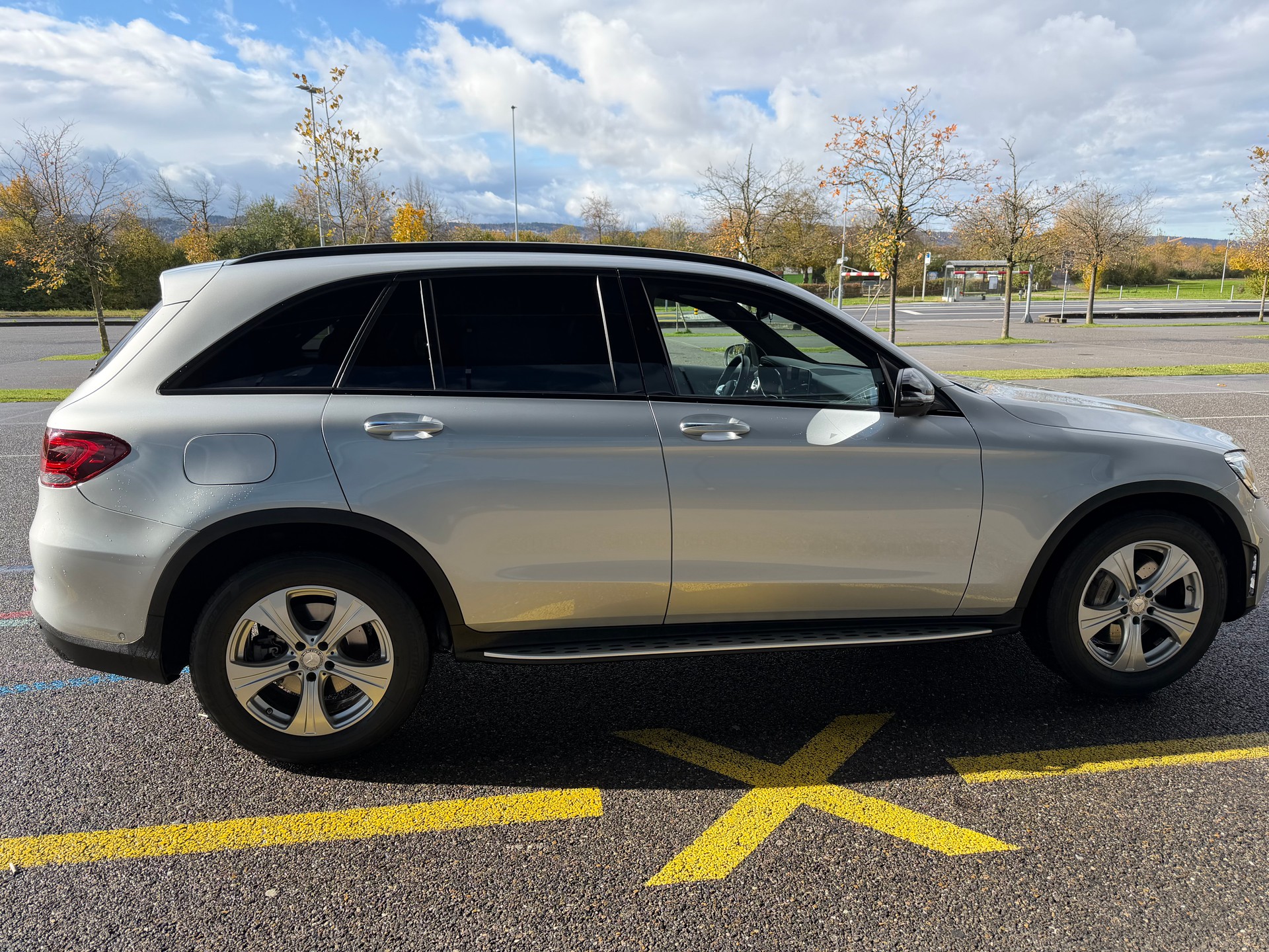 MERCEDES-BENZ GLC 220 d AMG Line 4Matic 9G-Tronic-image-3