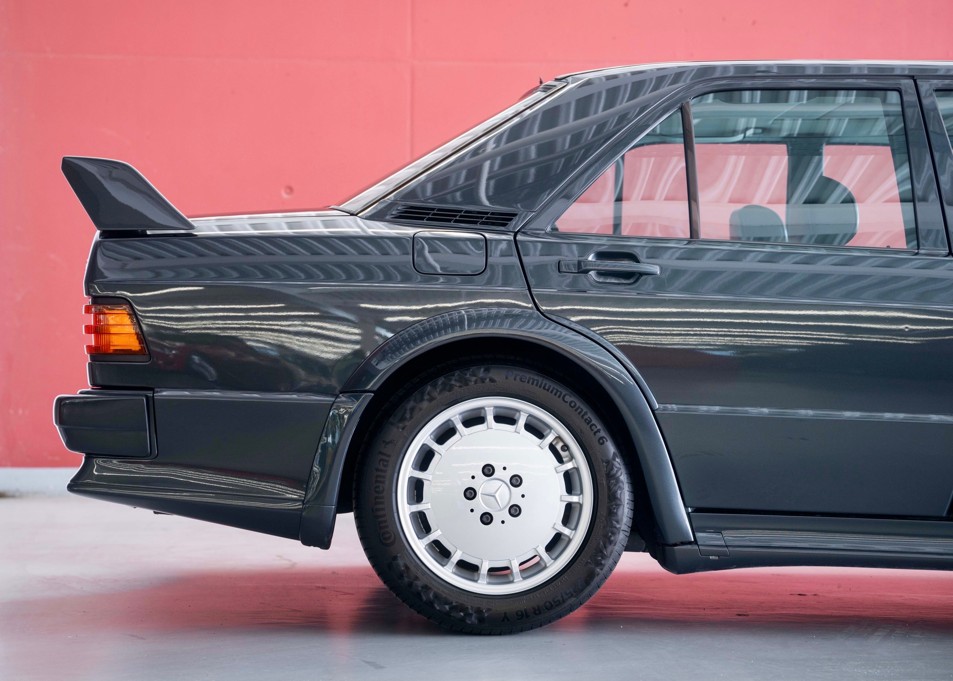 Image MERCEDES-BENZ 190 190 E 2.5-16 Evo I (2nd hand Swiss model, 1 of 502, fantastic condition)