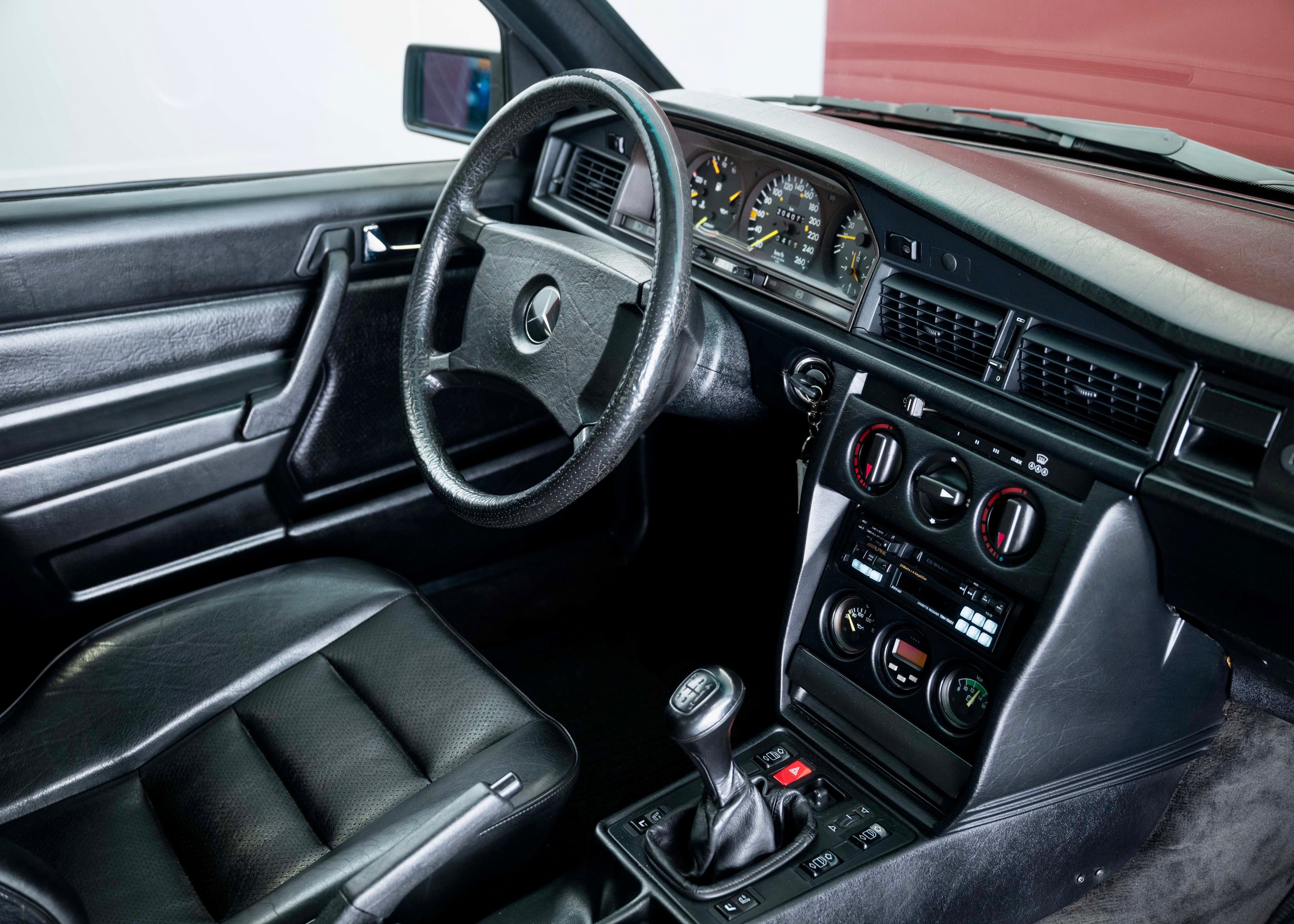 Image MERCEDES-BENZ 190 190 E 2.5-16 Evo I (2nd hand Swiss model, 1 of 502, fantastic condition)