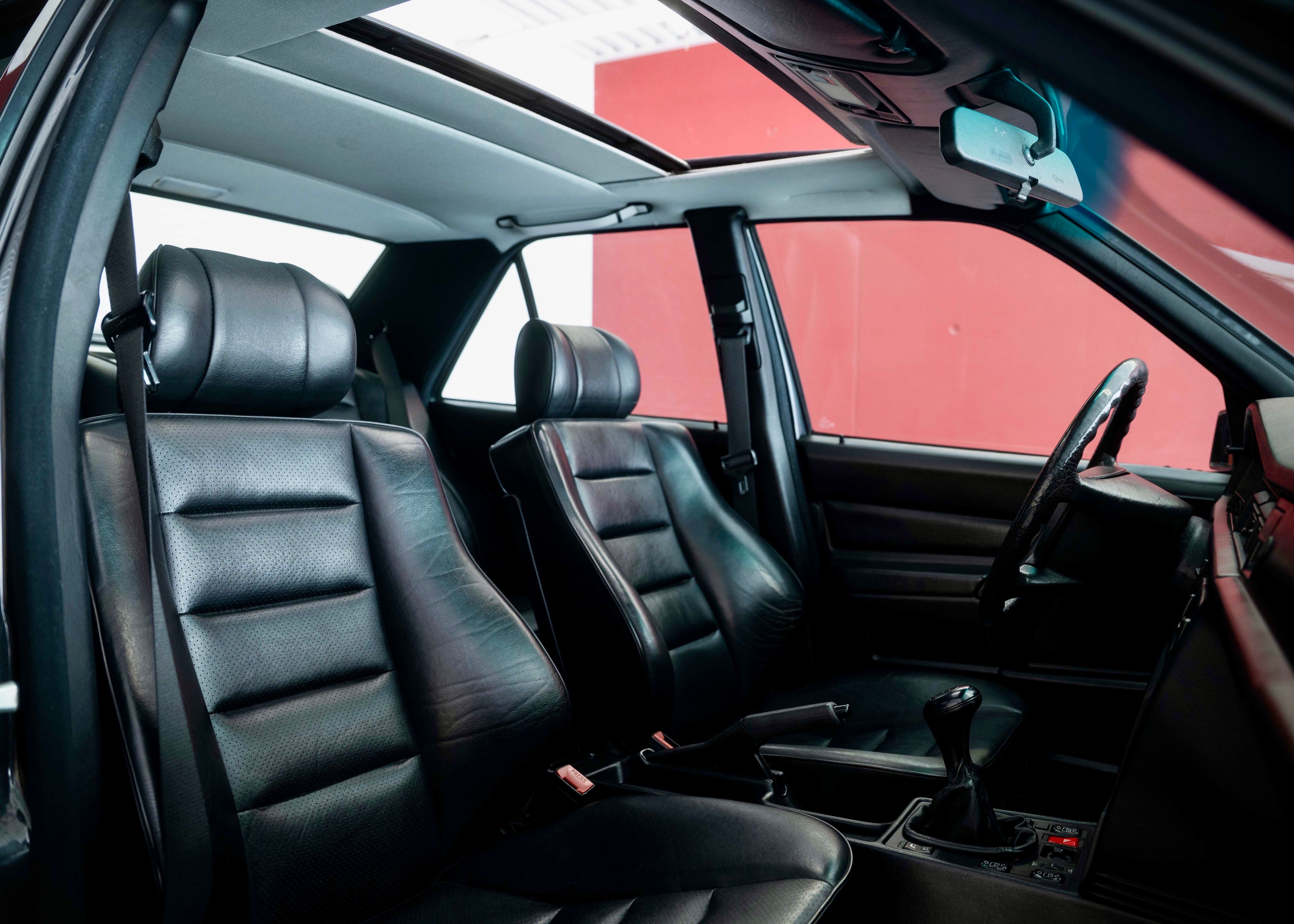 Image MERCEDES-BENZ 190 190 E 2.5-16 Evo I (2nd hand Swiss model, 1 of 502, fantastic condition)