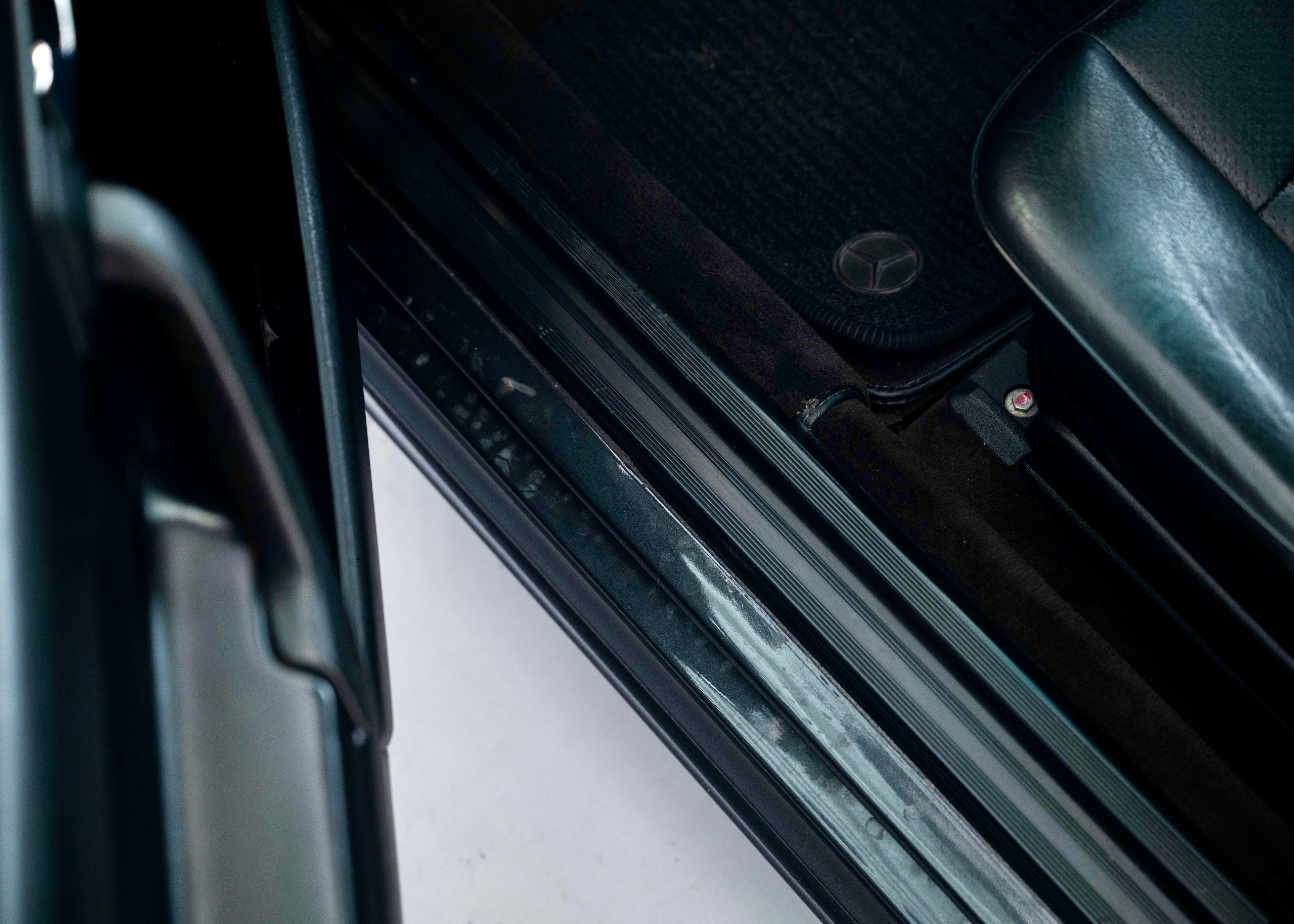 Image MERCEDES-BENZ 190 190 E 2.5-16 Evo I (2nd hand Swiss model, 1 of 502, fantastic condition)