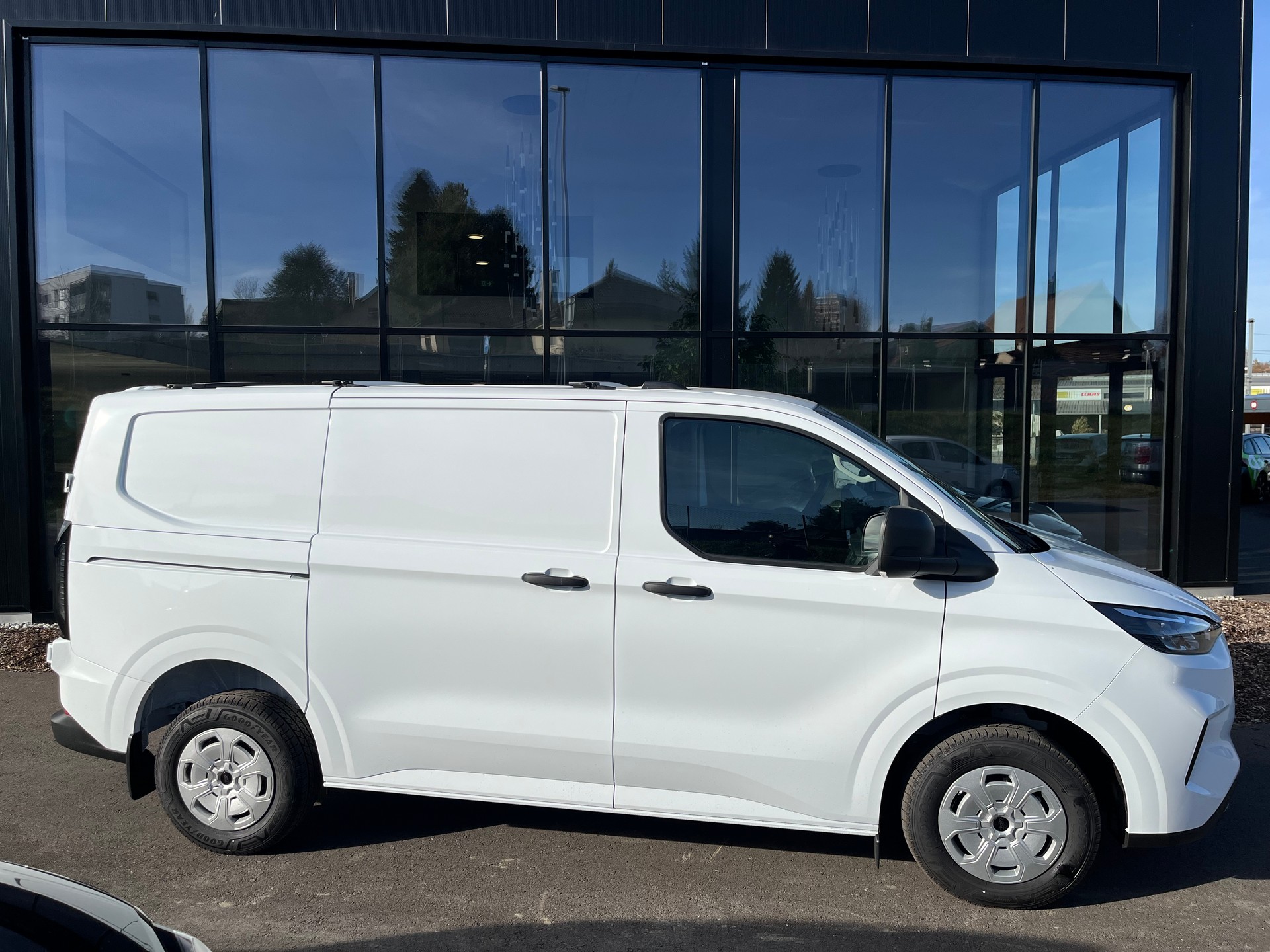FORD Transit Custom Van 320 L1H1 Trend-image-3