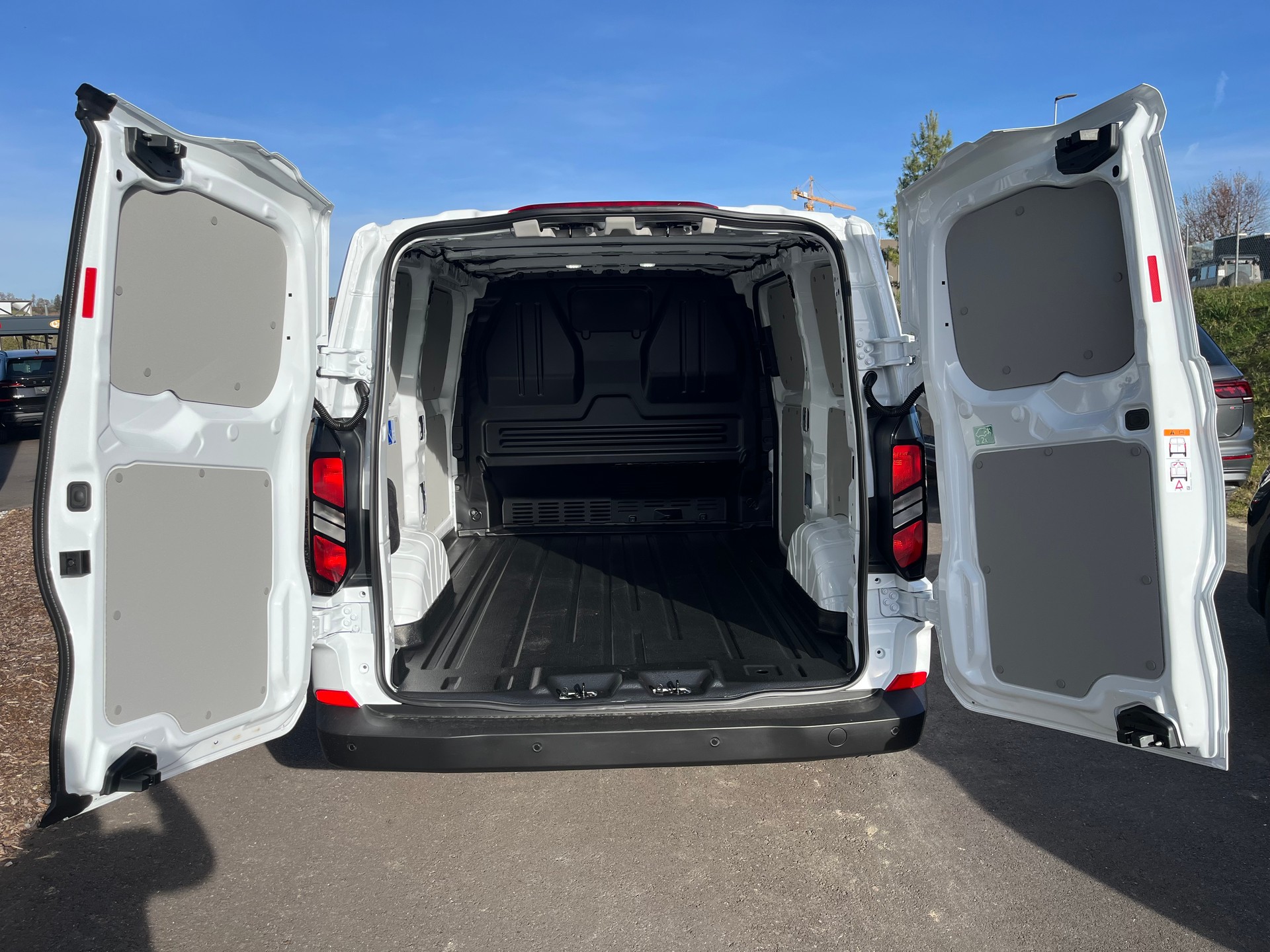 FORD Transit Custom Van 320 L1H1 Trend-image-9