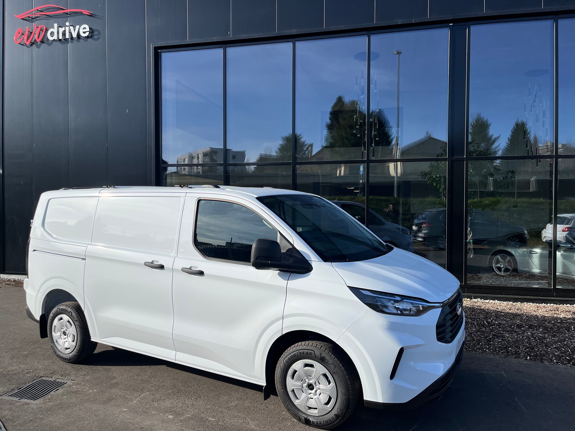 FORD Transit Custom Van 320 L1H1 Trend