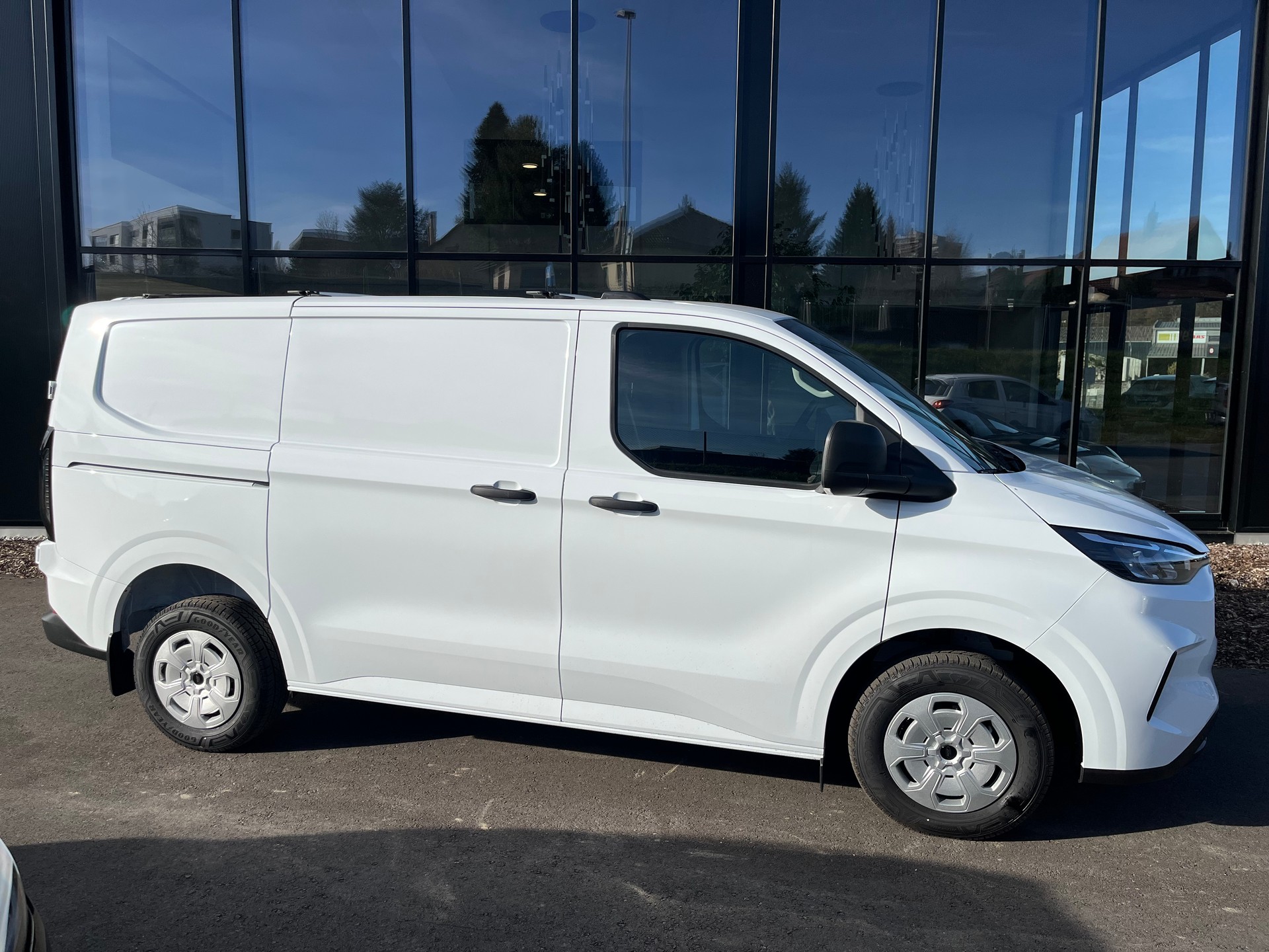FORD Transit Custom Van 320 L1H1 Trend-image-4