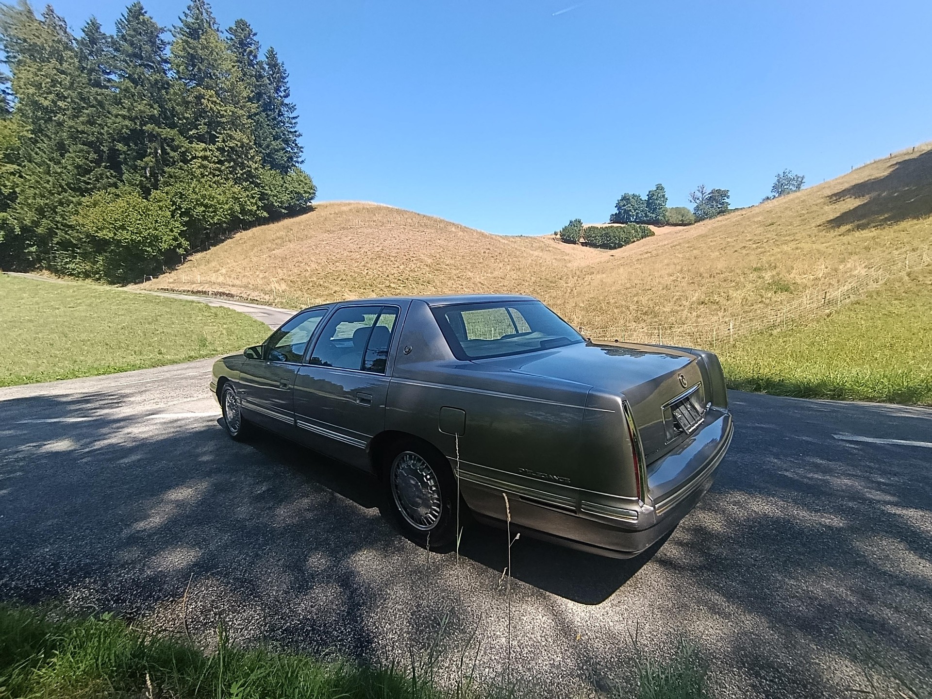 CADILLAC Basis-image-2