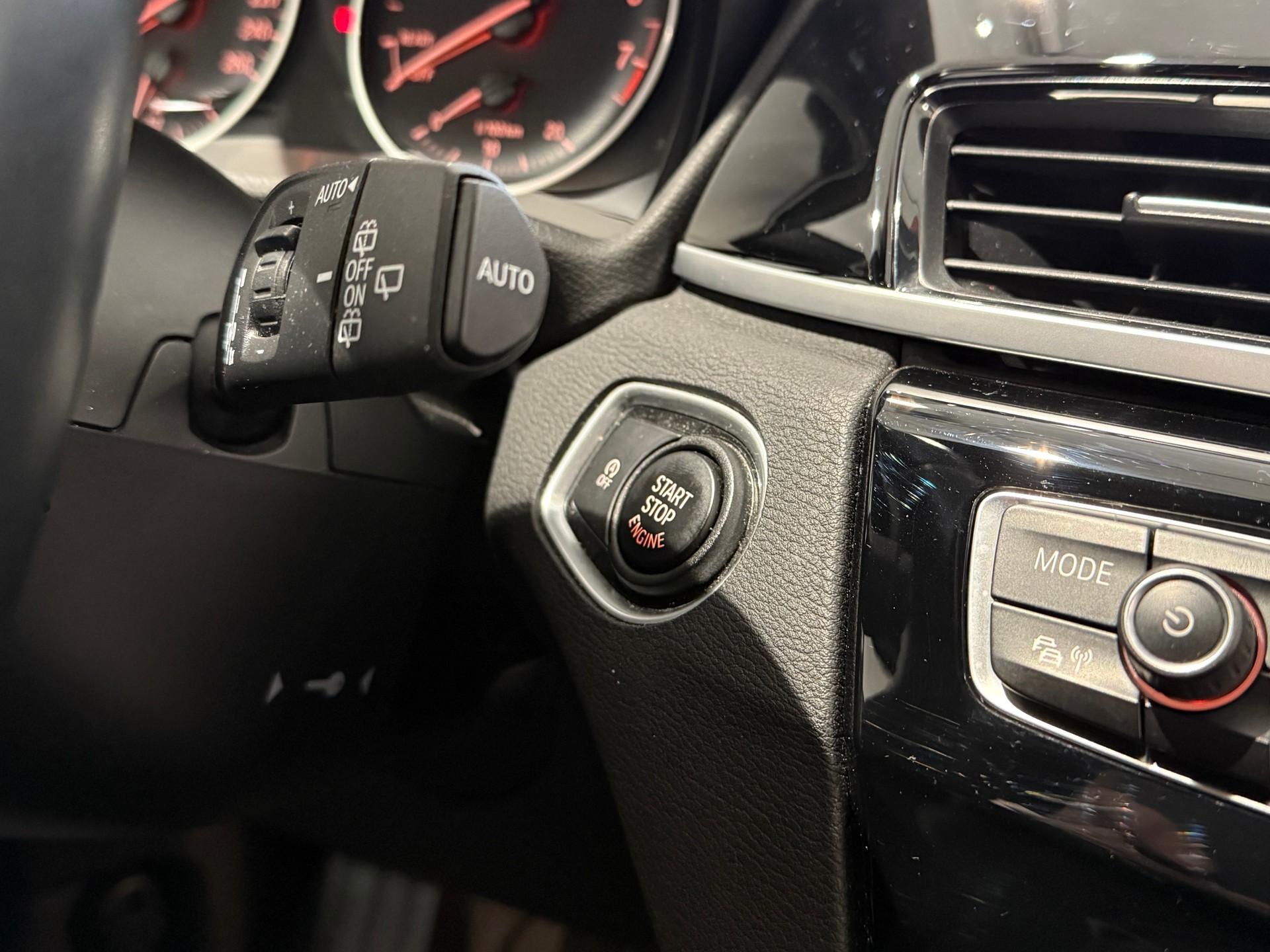 BMW X1 xDrive 20i M Sport Steptronic-image-12