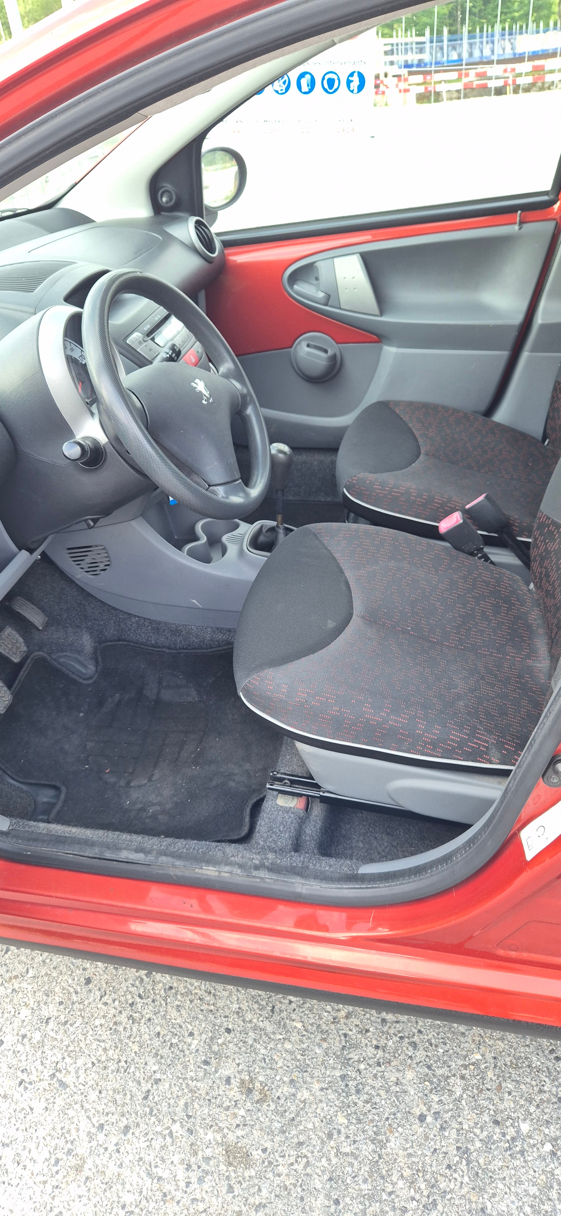 PEUGEOT 107 1.0-image-3