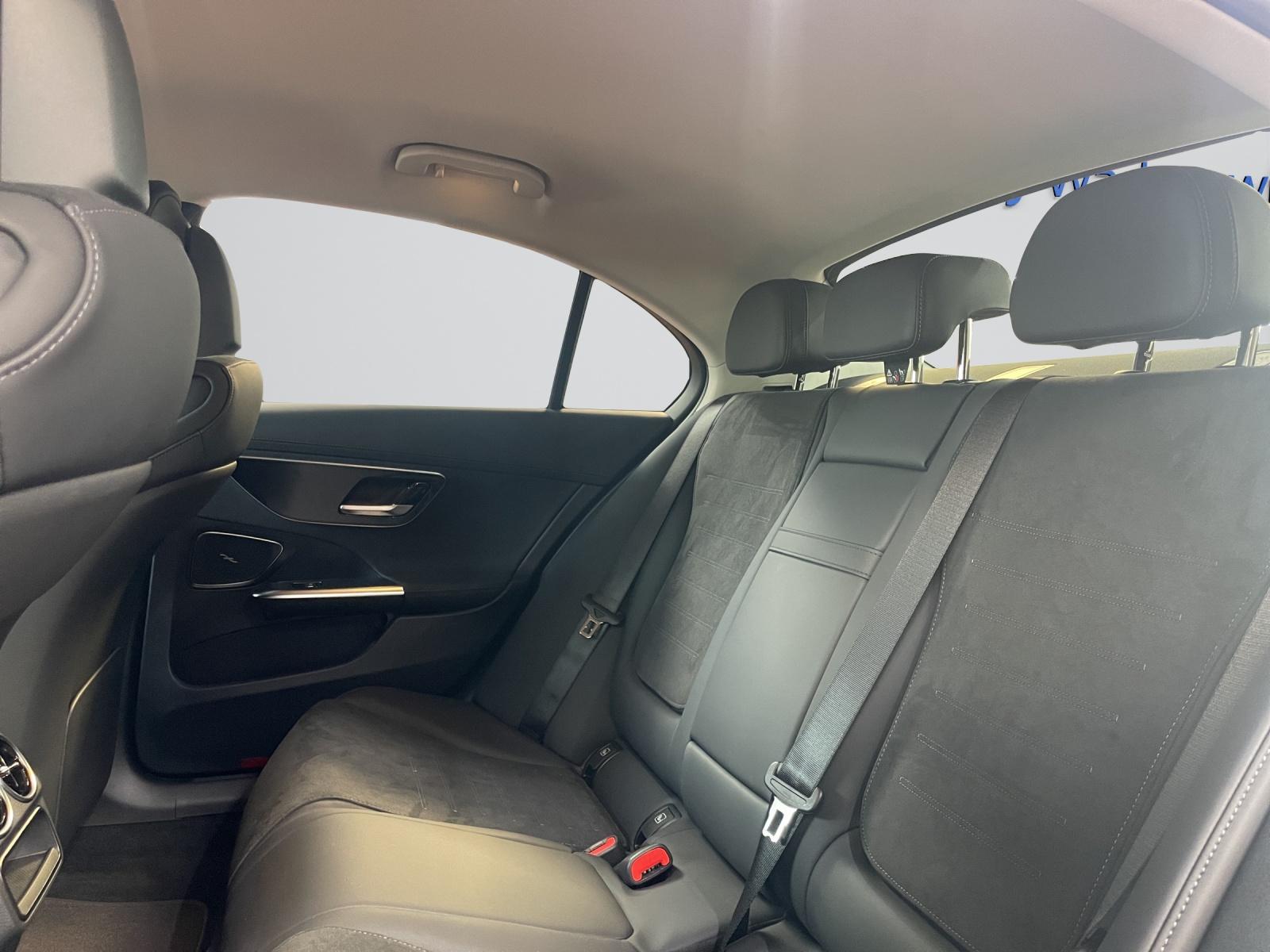 MERCEDES-BENZ C 220 d 4MATIC Swiss Star AMG Line-image-7