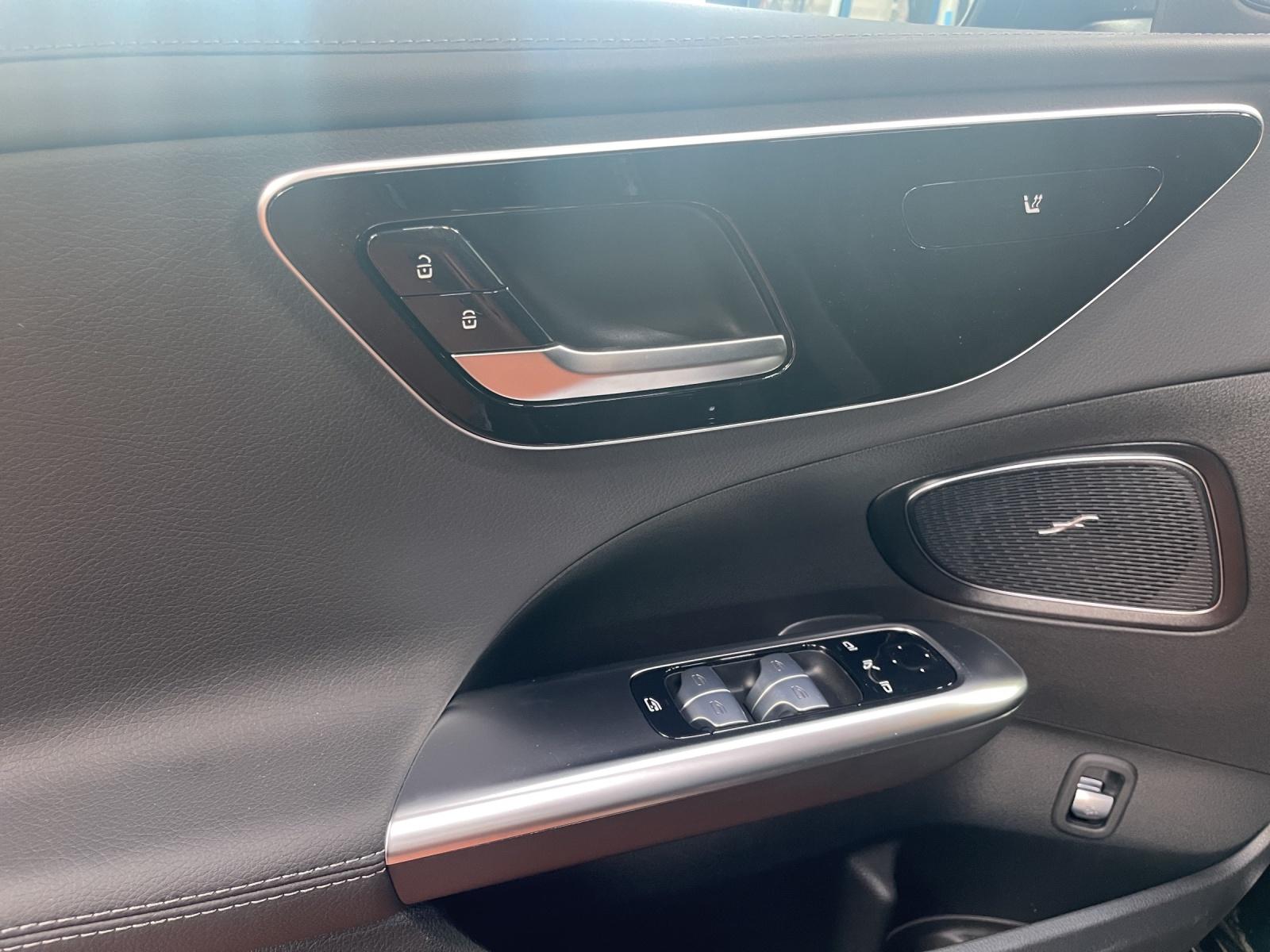 MERCEDES-BENZ C 220 d 4MATIC Swiss Star AMG Line-image-6