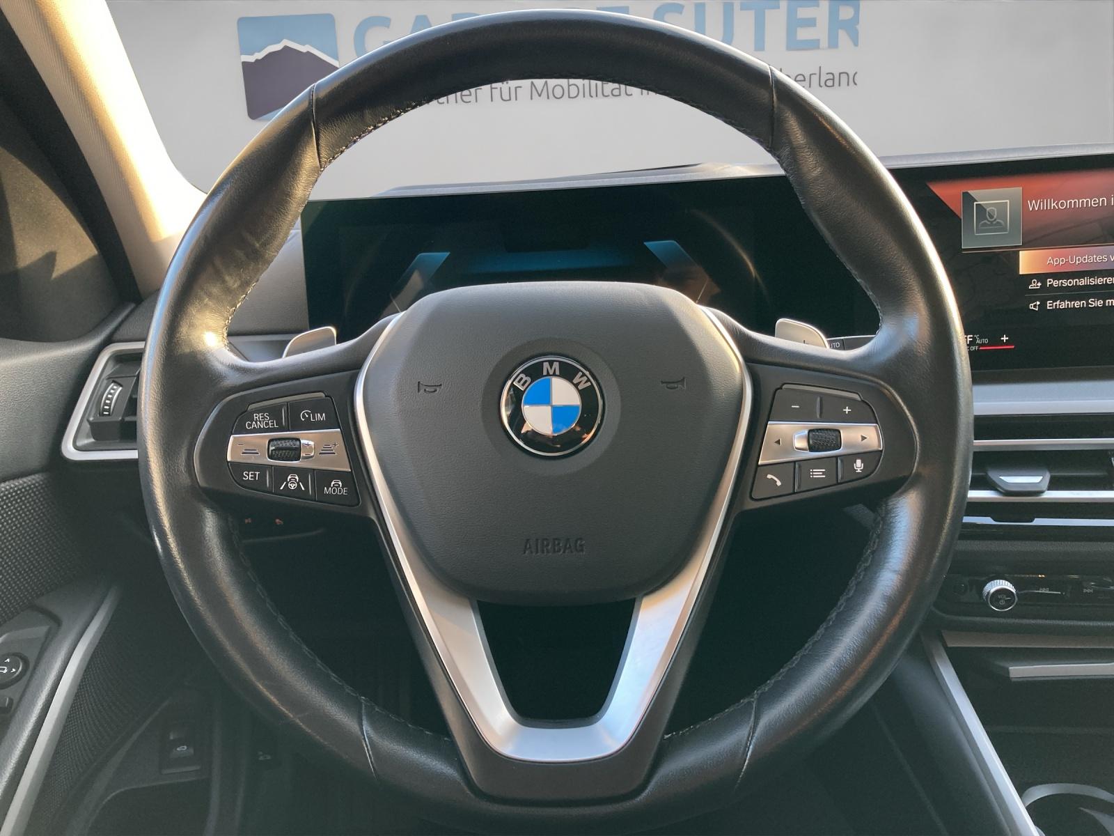 BMW 320d xDrive Touring-image-12