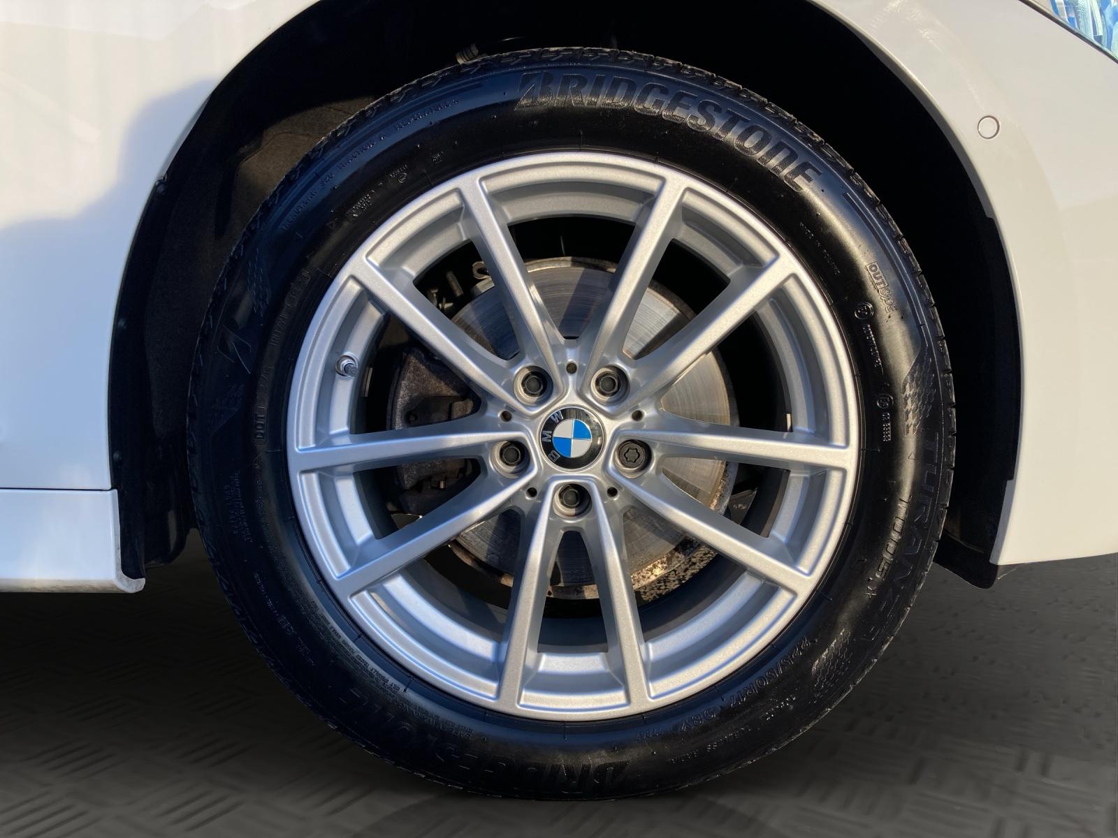 BMW 320d xDrive Touring-image-19