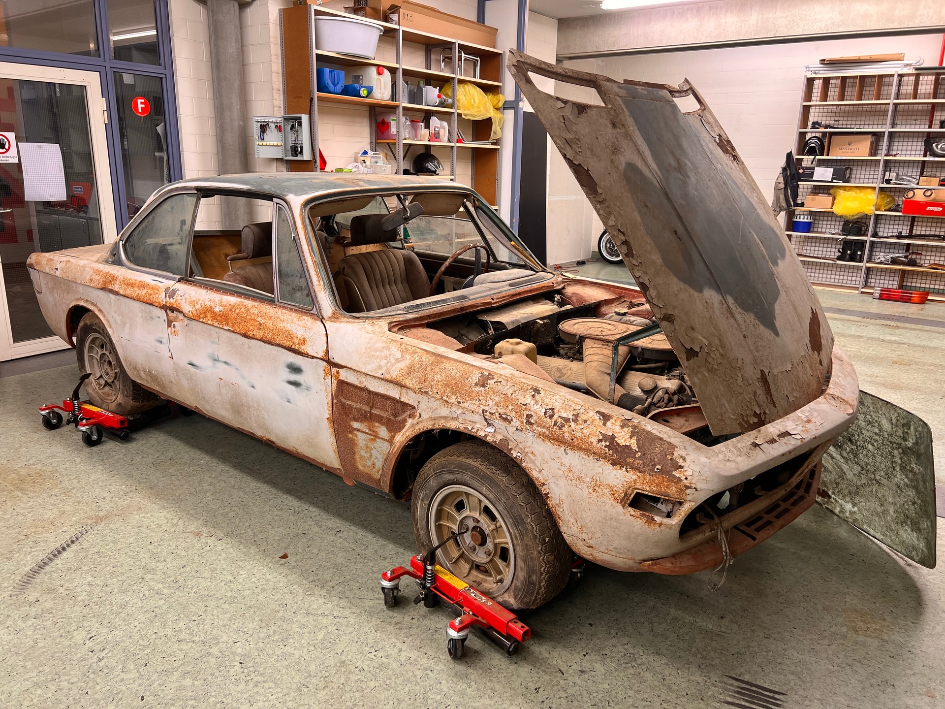 BMW BMW CS 2800 COUPE 1970-image-9
