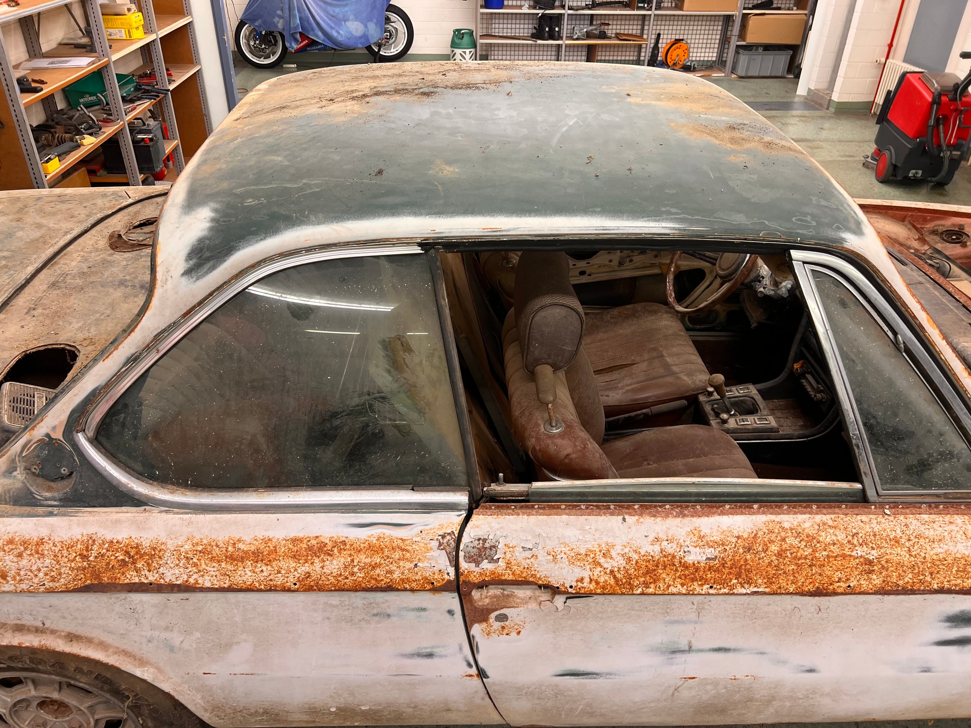 BMW BMW CS 2800 COUPE 1970-image-8