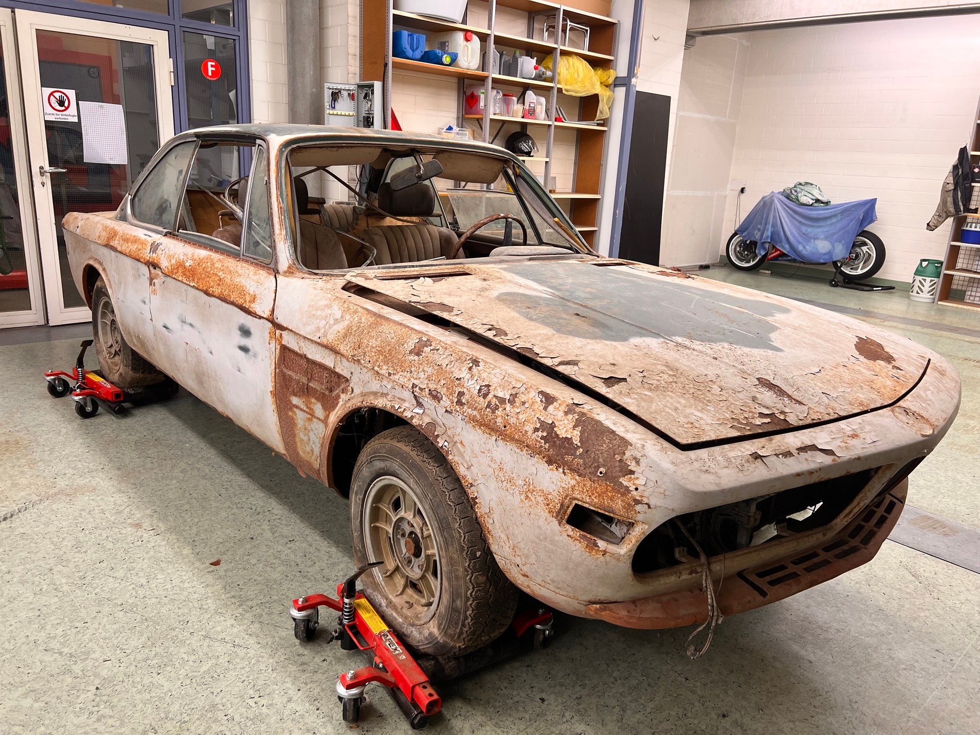 BMW BMW CS 2800 COUPE 1970-showroom-element-2
