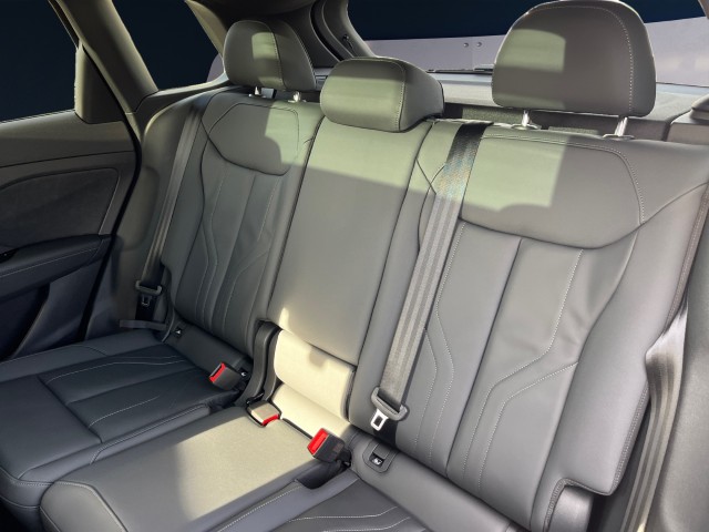 AUDI Q3 SUV 110 kW TFSI S tronic-image-15