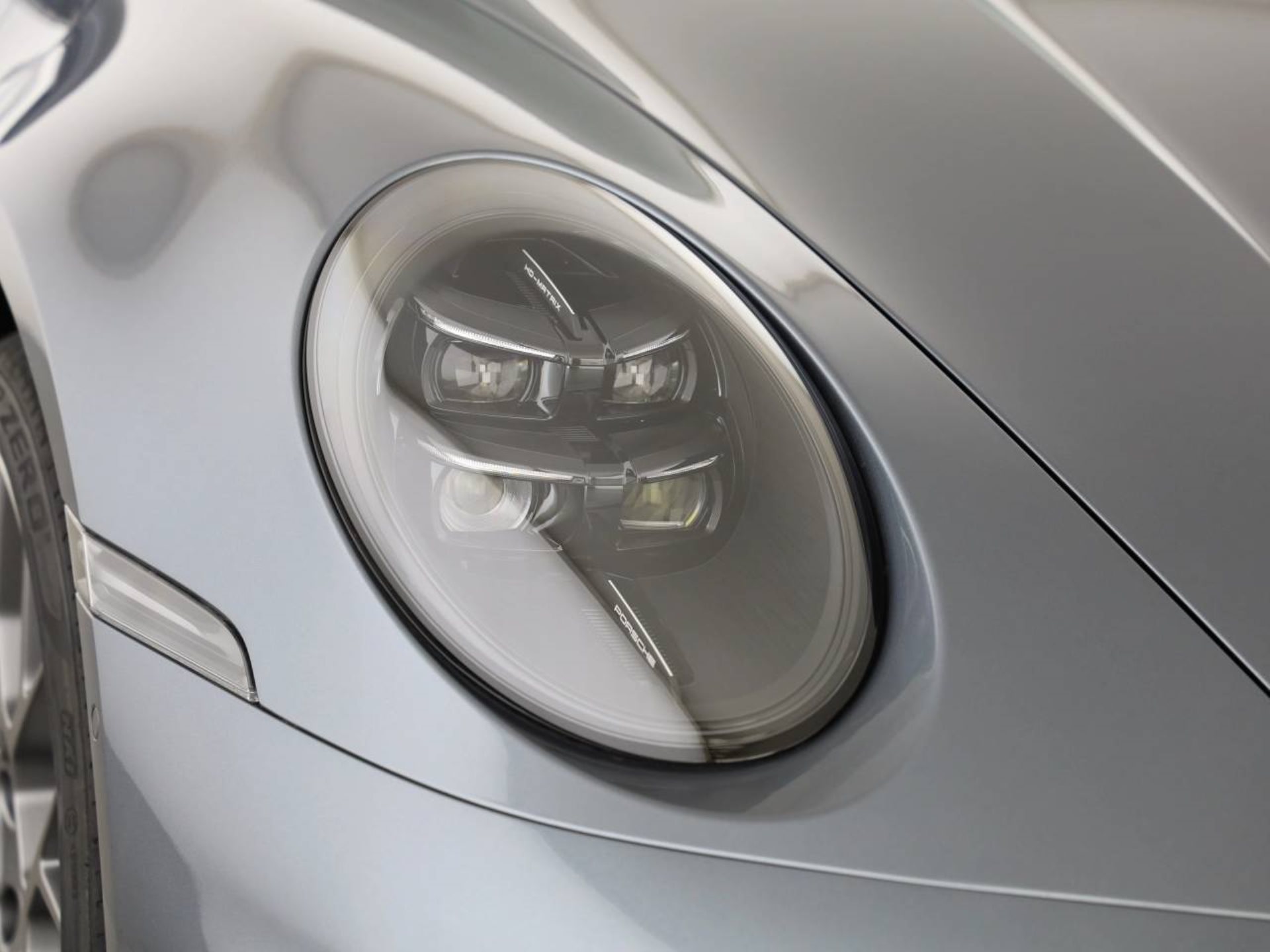 PORSCHE 911 Carrera 4S-image-7