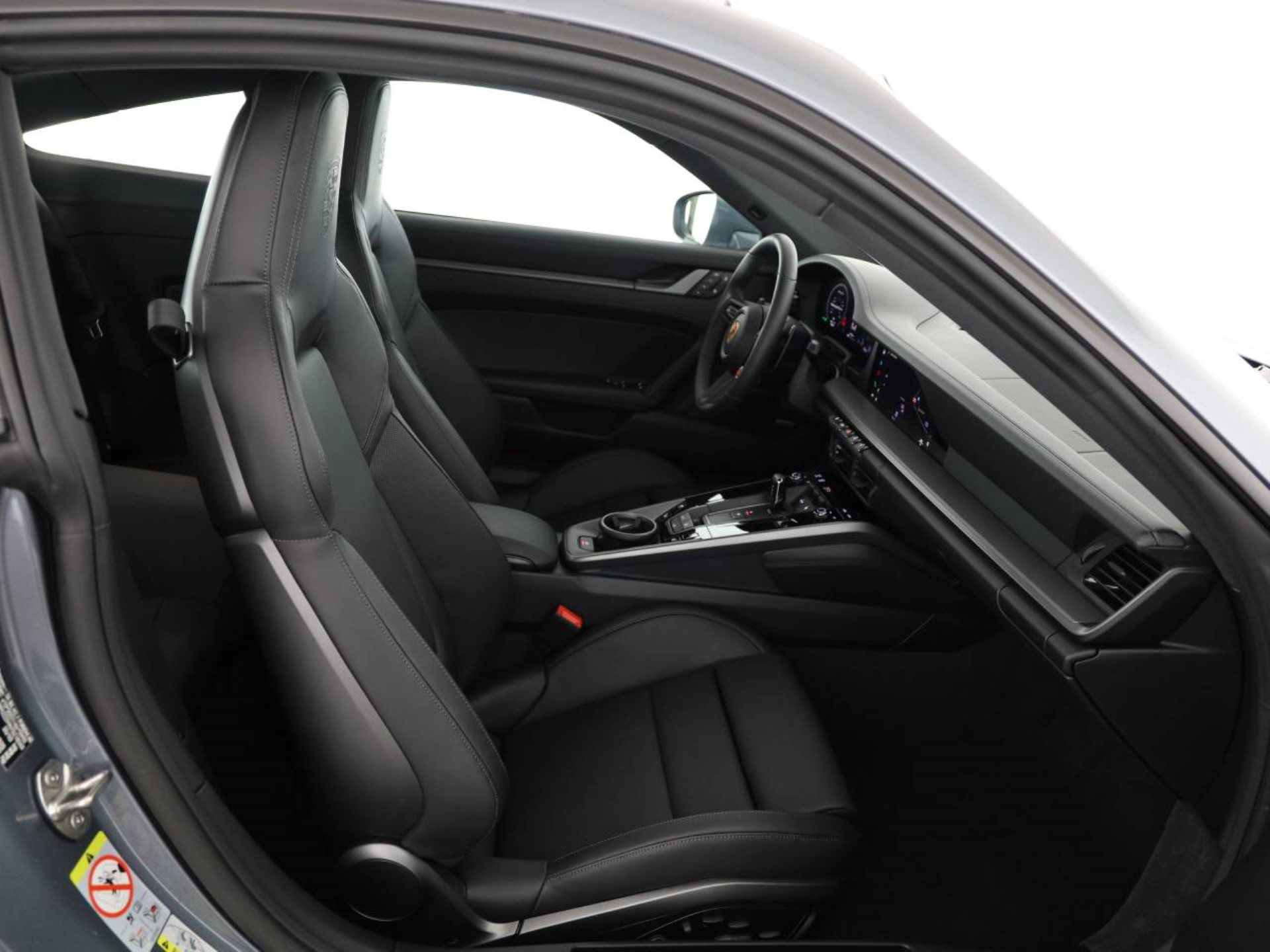 PORSCHE 911 Carrera 4S-image-15