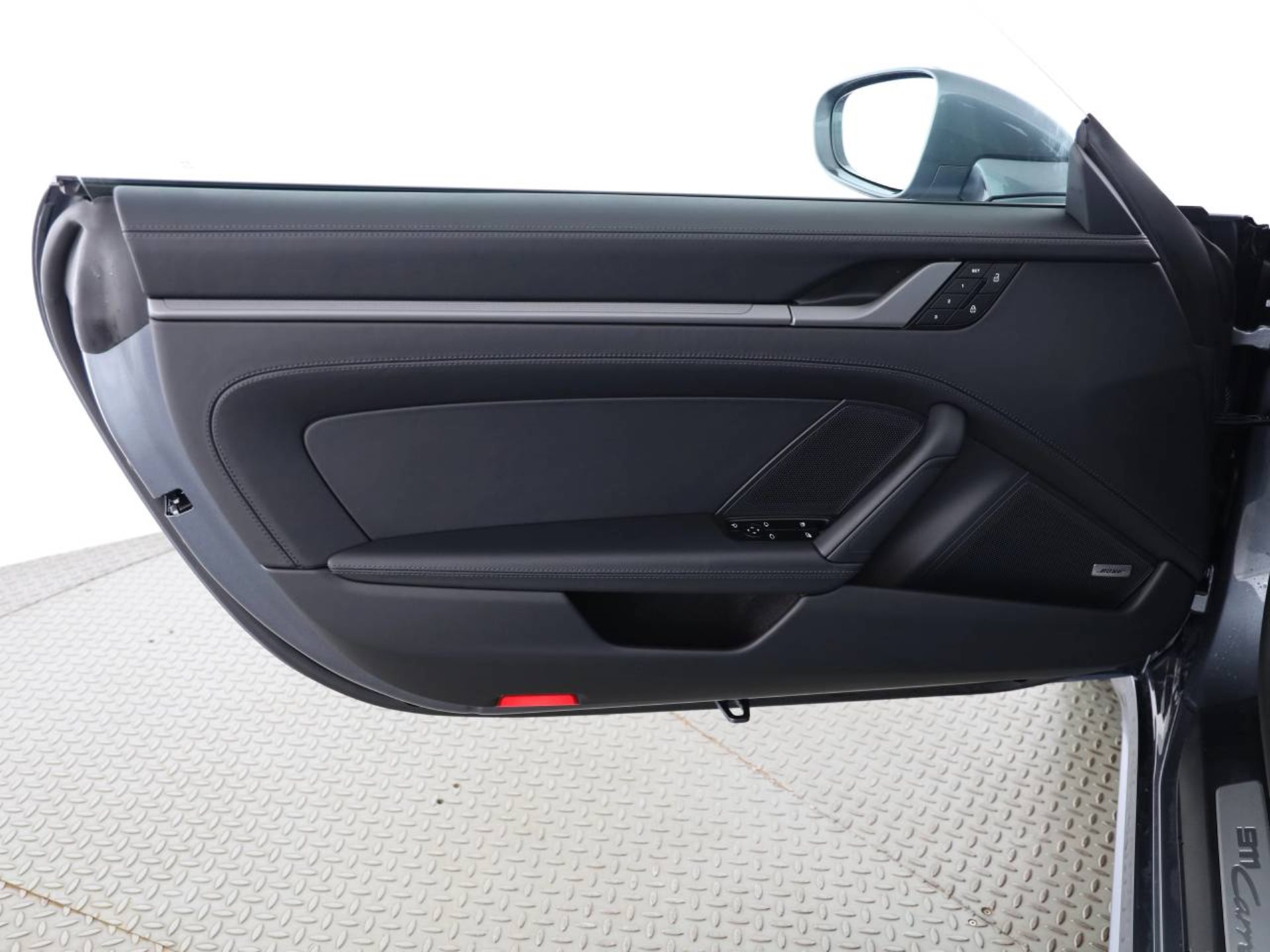PORSCHE 911 Carrera 4S-image-17