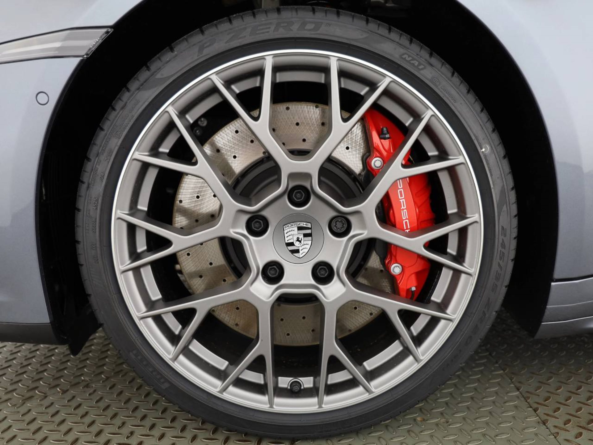 PORSCHE 911 Carrera 4S-image-8