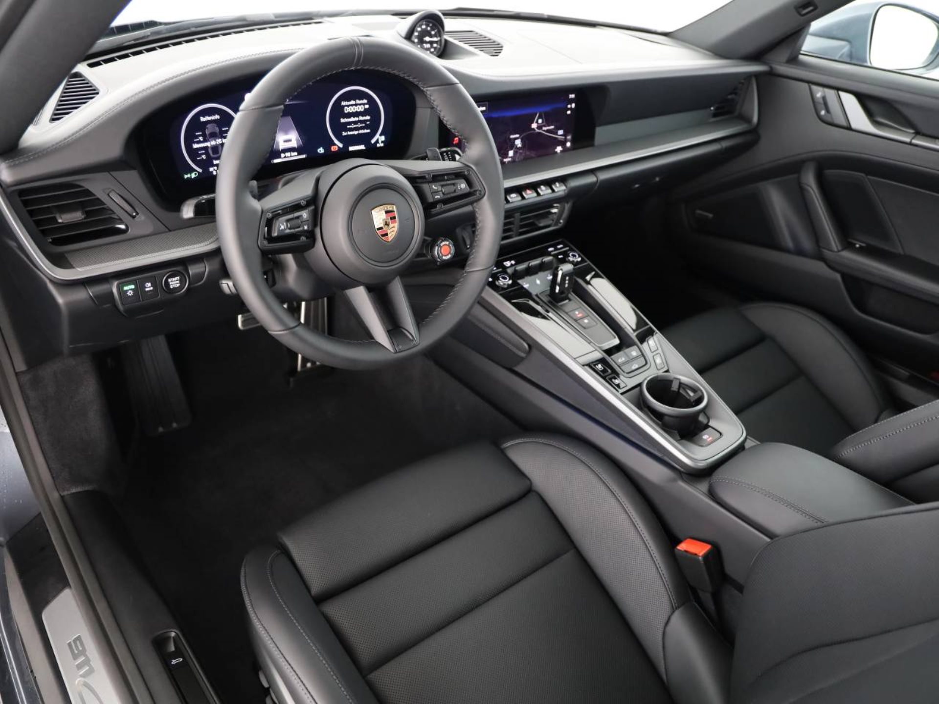 PORSCHE 911 Carrera 4S-image-3