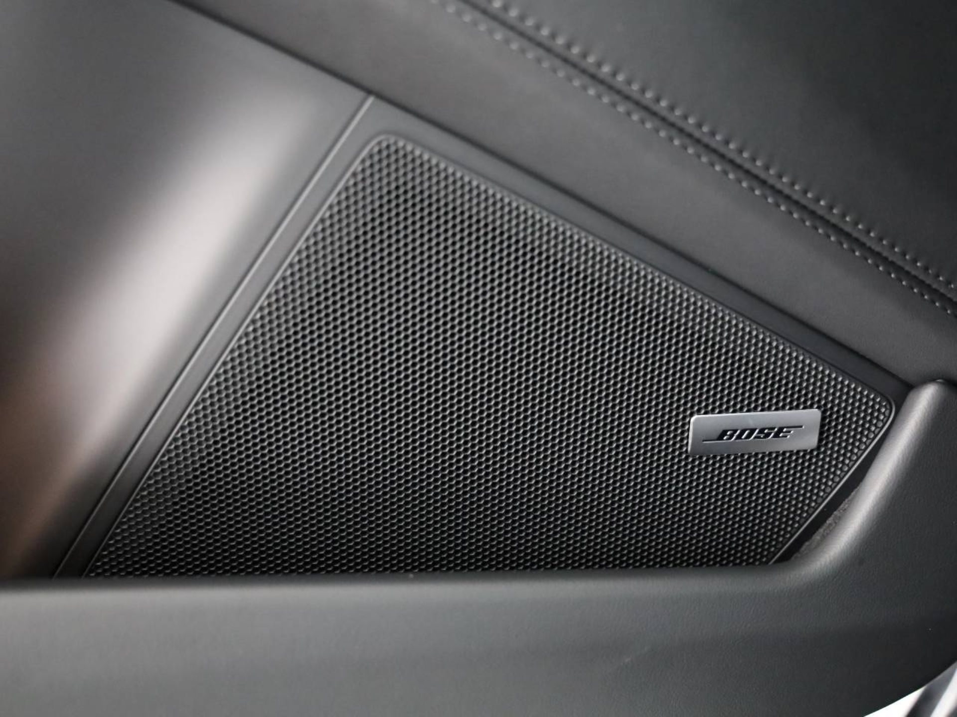 PORSCHE 911 Carrera 4S-image-18