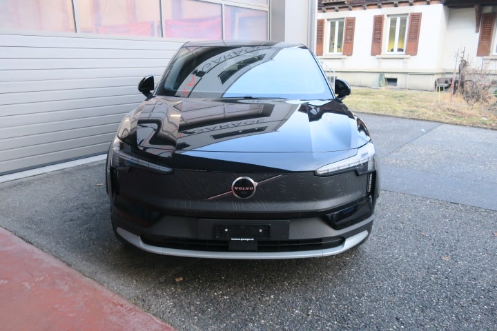 VOLVO EX30 Cross Country E60 69kWh Ultra Performance AWD-image-1