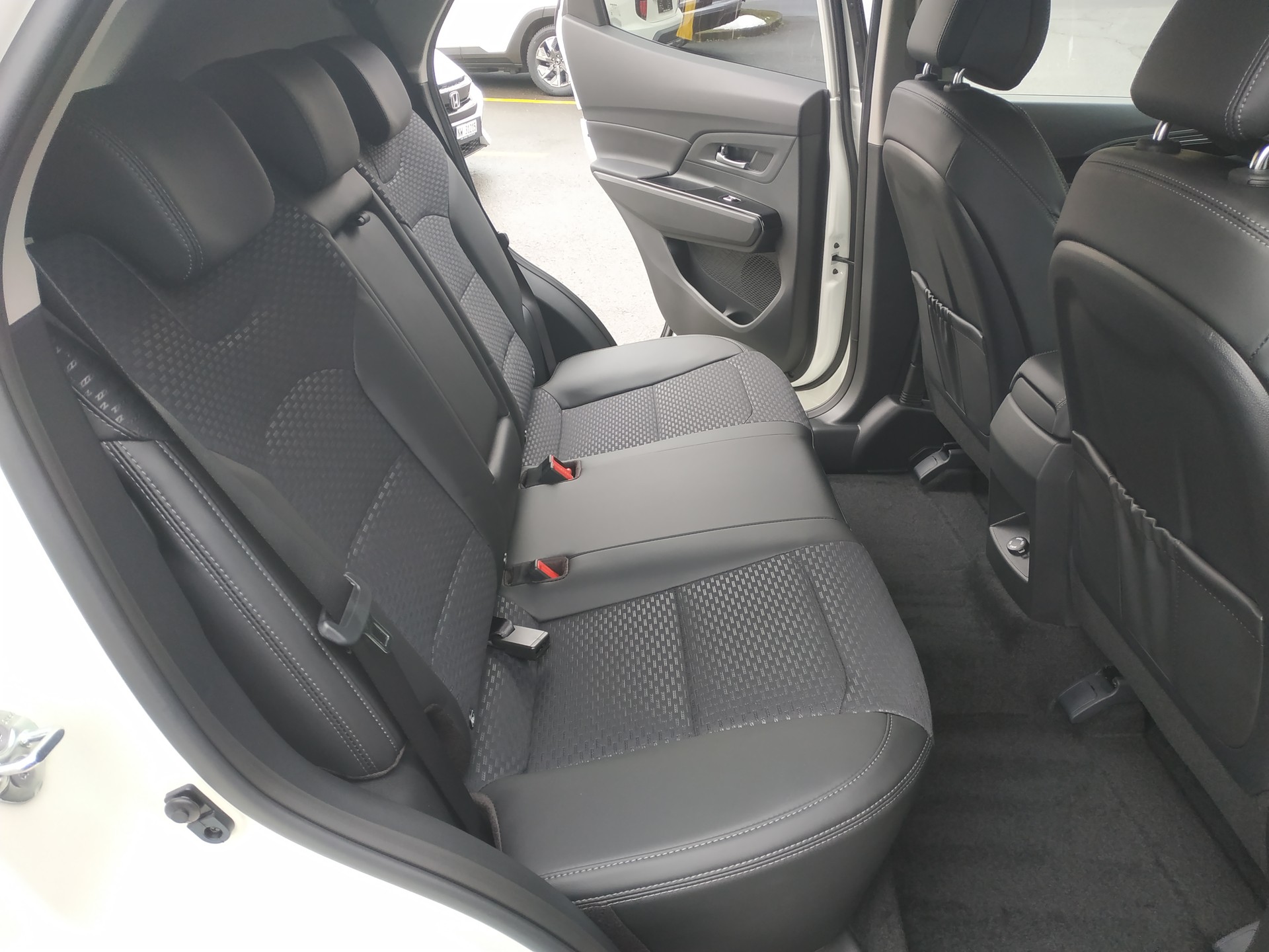 KGM-SsangYong Korando 1.5 T GDI Steel 4WD Automat Bicolor-image-19