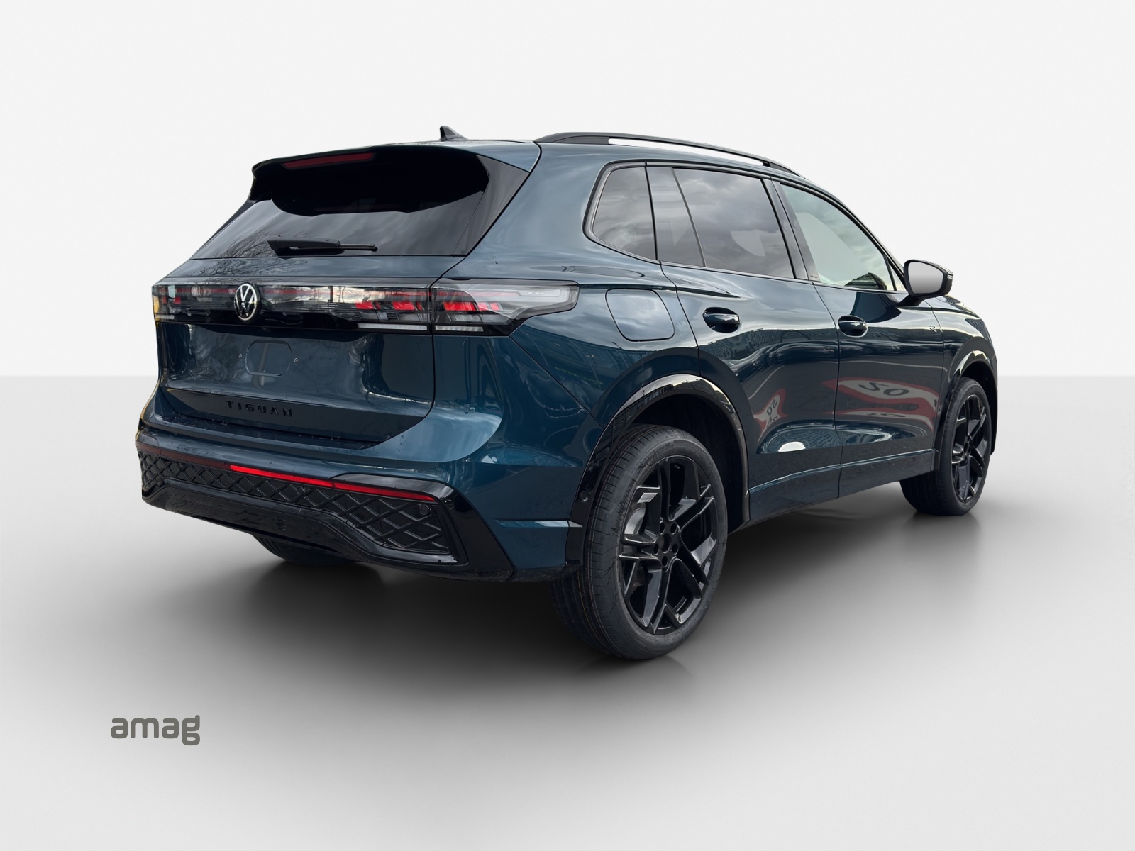 VW Tiguan 2.0 TSI DSG R-Line 4Motion-image-4