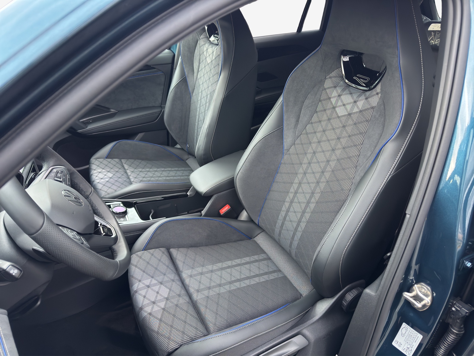 VW Tiguan 2.0 TSI DSG R-Line 4Motion-image-13