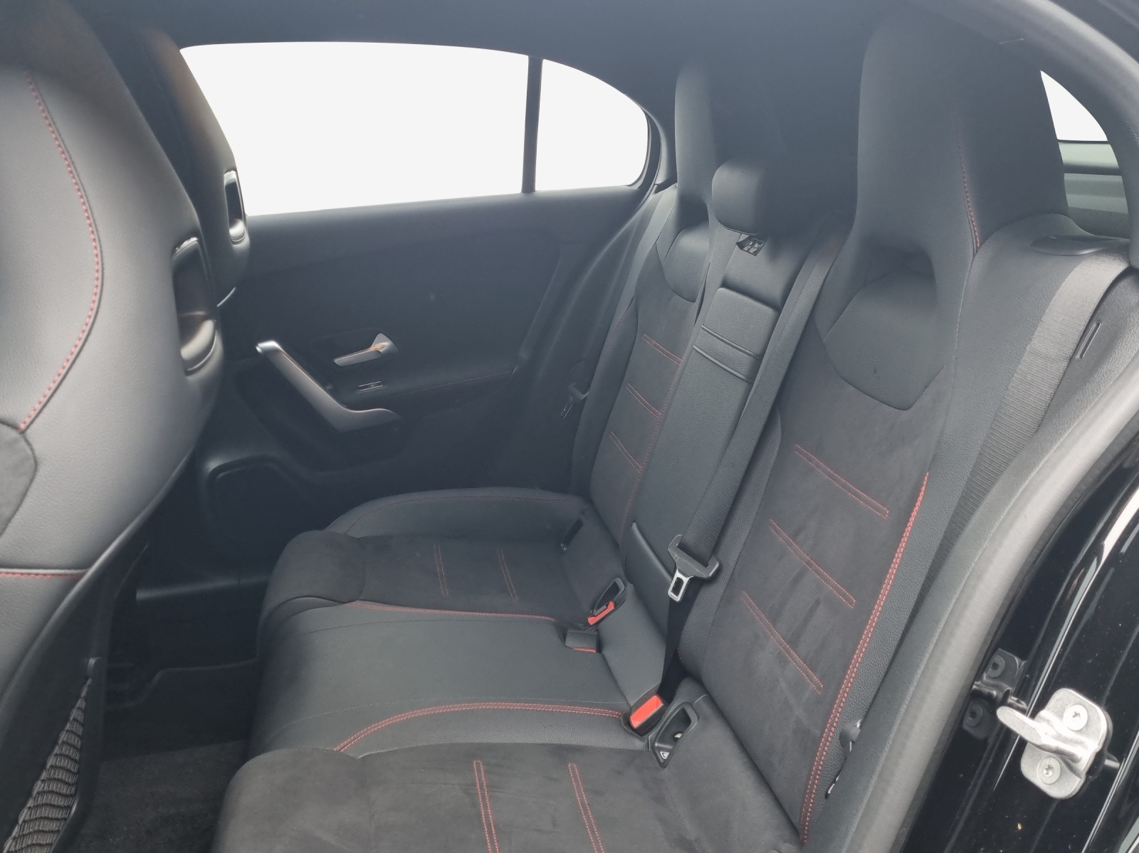 MERCEDES-BENZ A 250 4Matic 8G-DCT-image-11