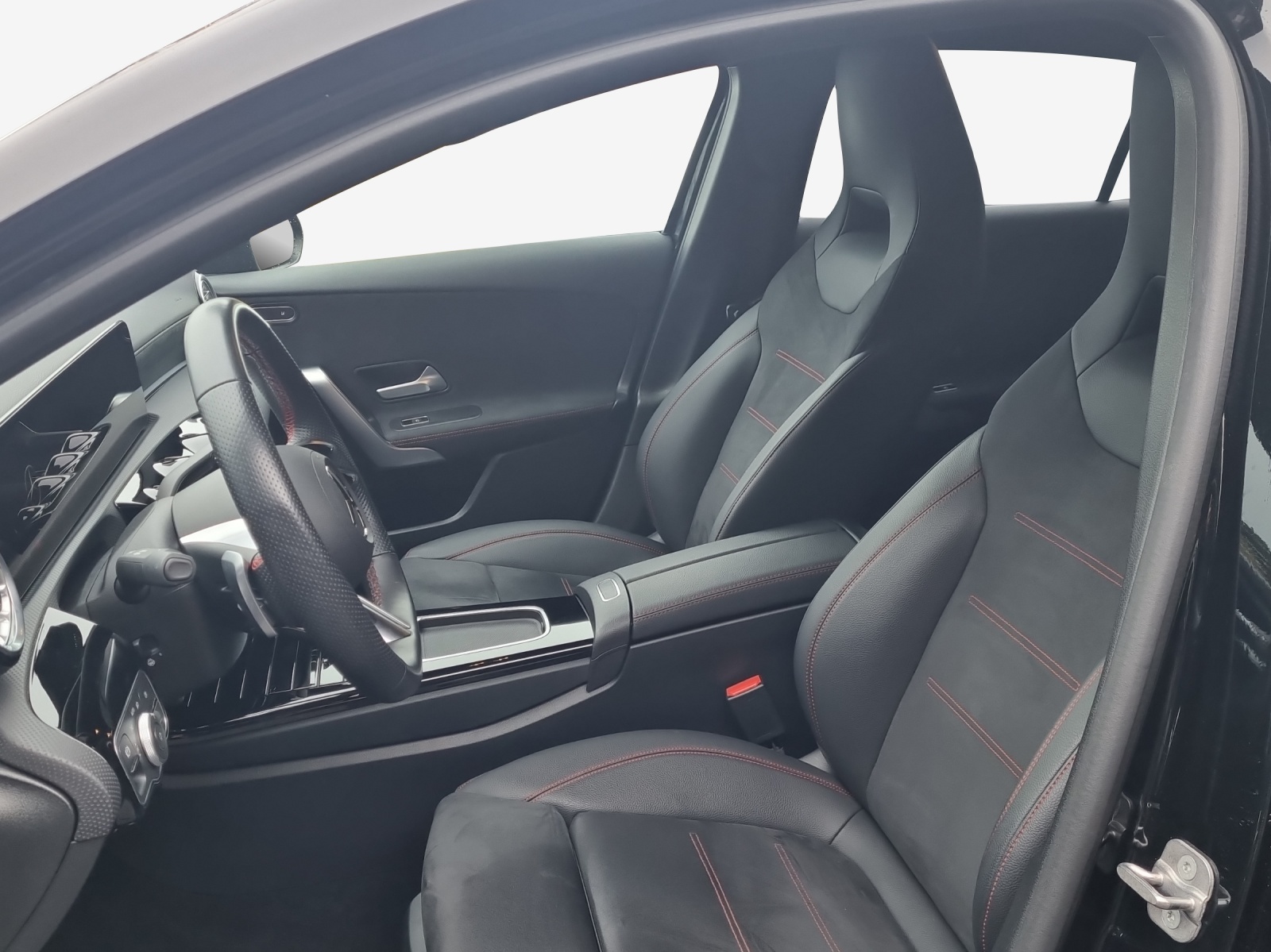 MERCEDES-BENZ A 250 4Matic 8G-DCT-image-7