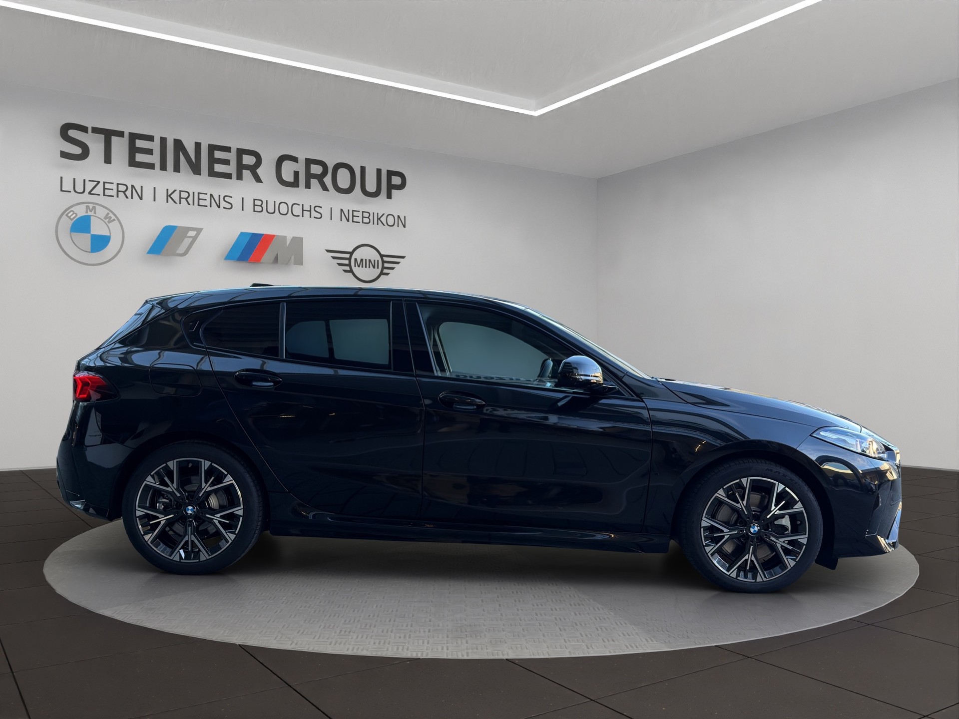 BMW 123 xDrive M Sport Steptronic-image-3