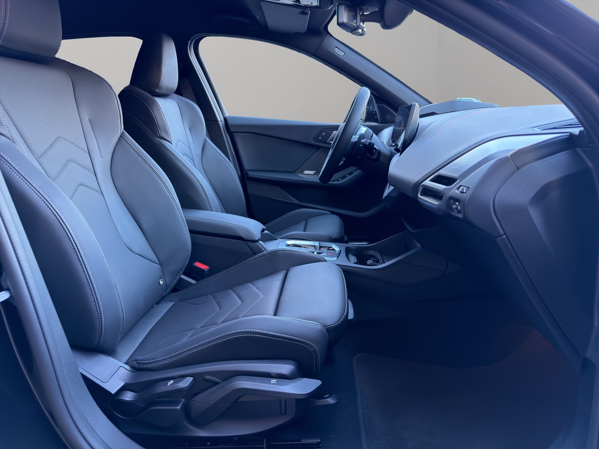 BMW 123 xDrive M Sport Steptronic-image-18