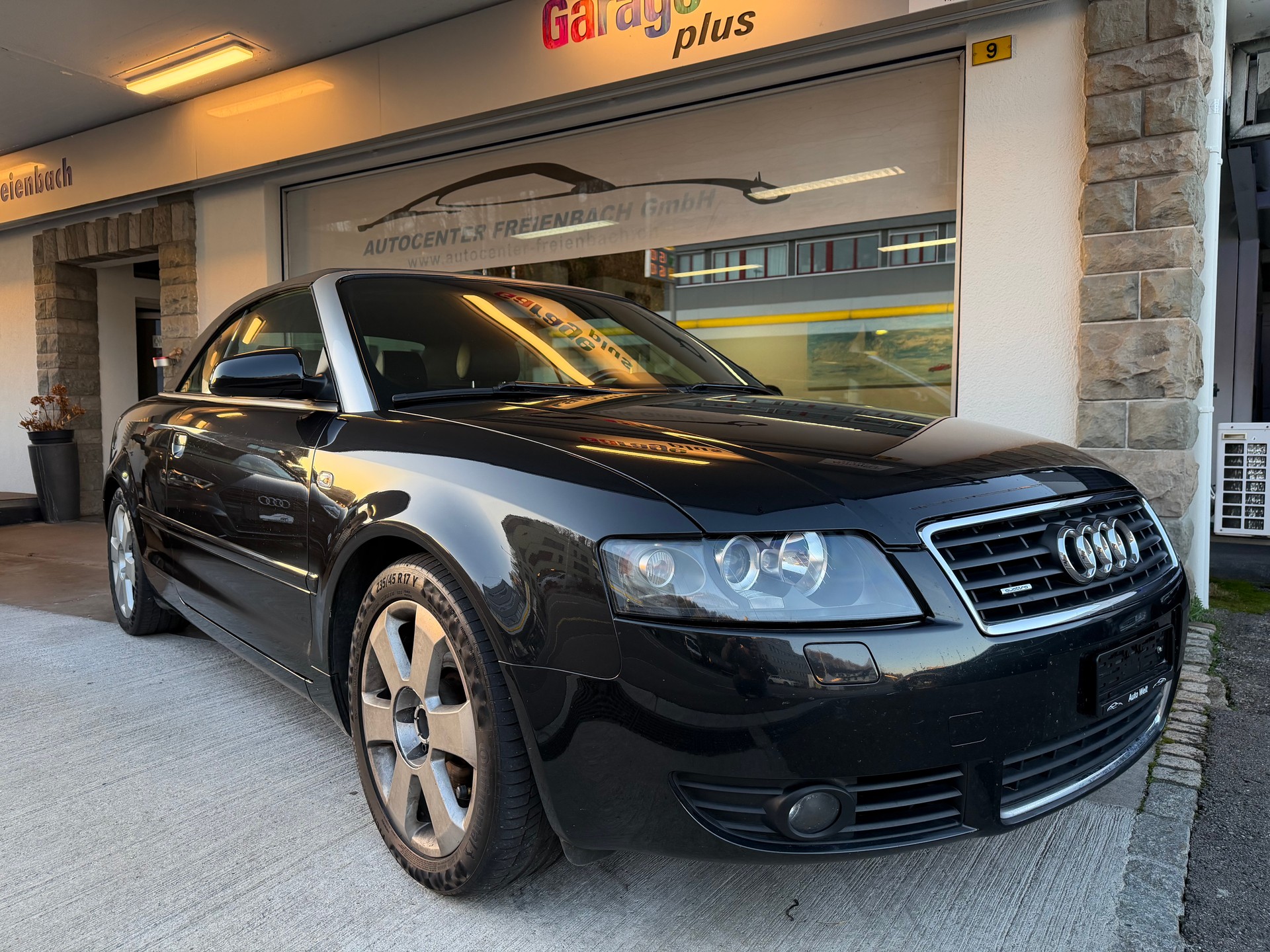 AUDI A4 Cabriolet 3.0 quattro-showroom-element-2