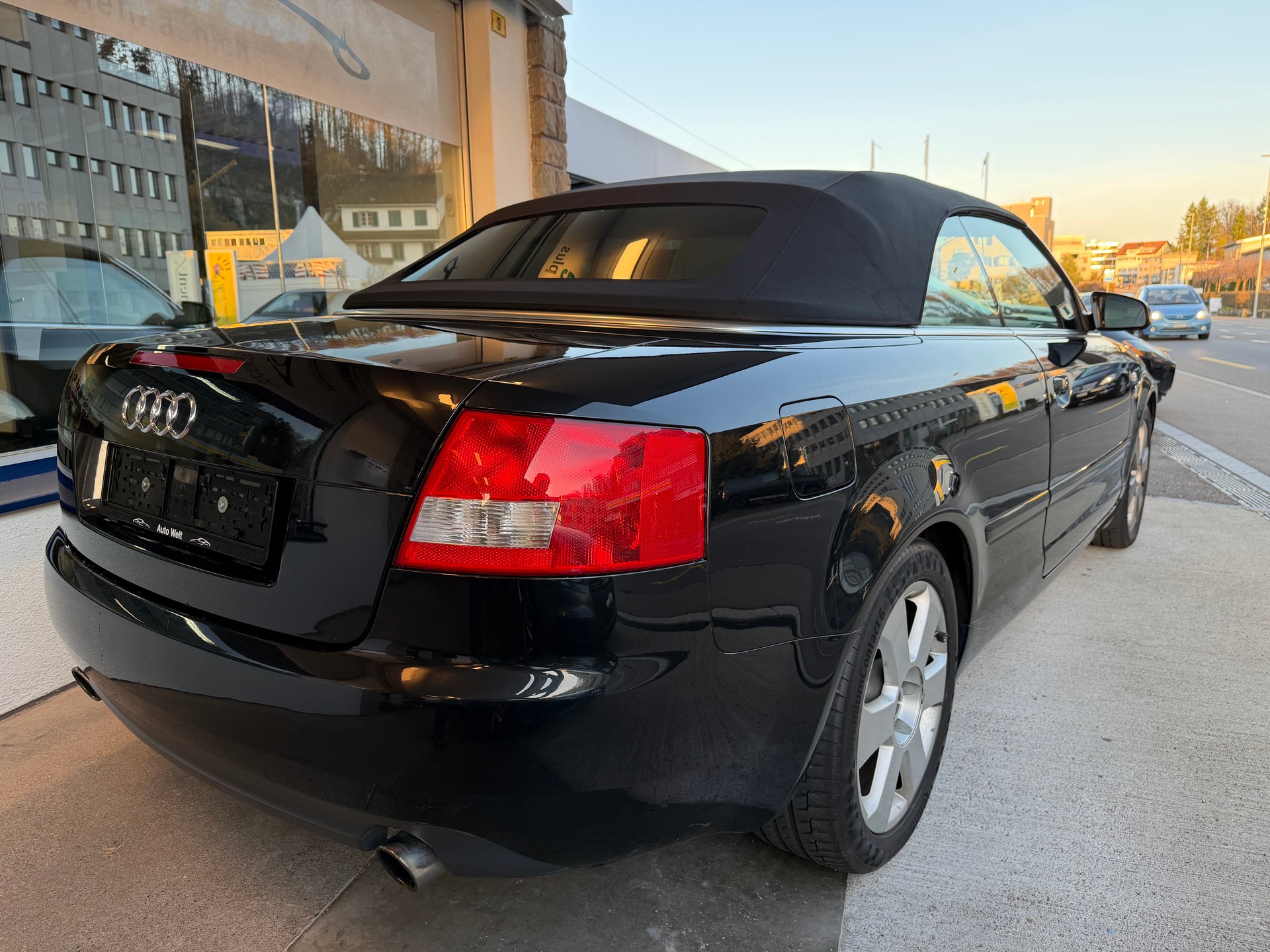 AUDI A4 Cabriolet 3.0 quattro-image-5