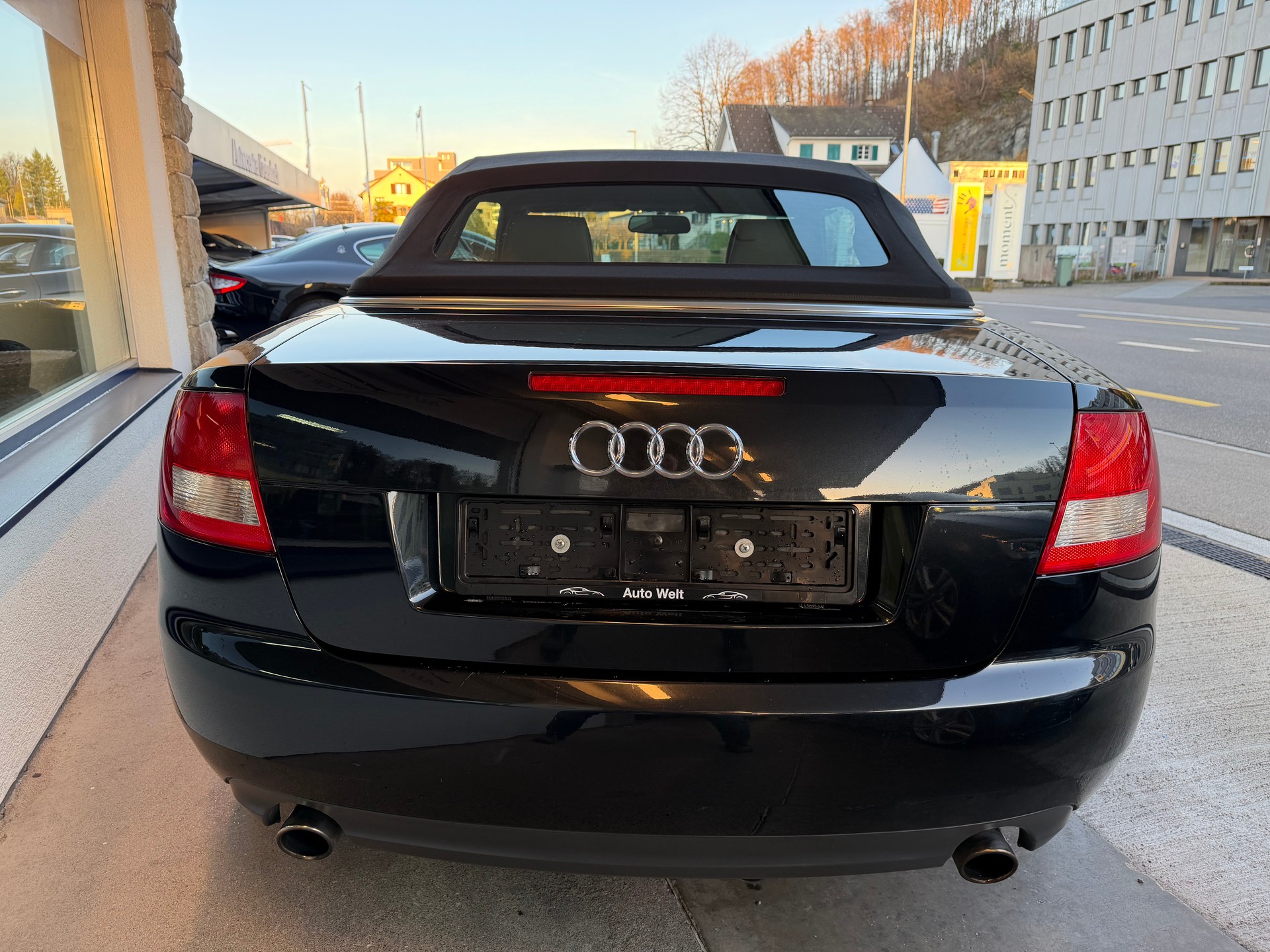 AUDI A4 Cabriolet 3.0 quattro-image-6