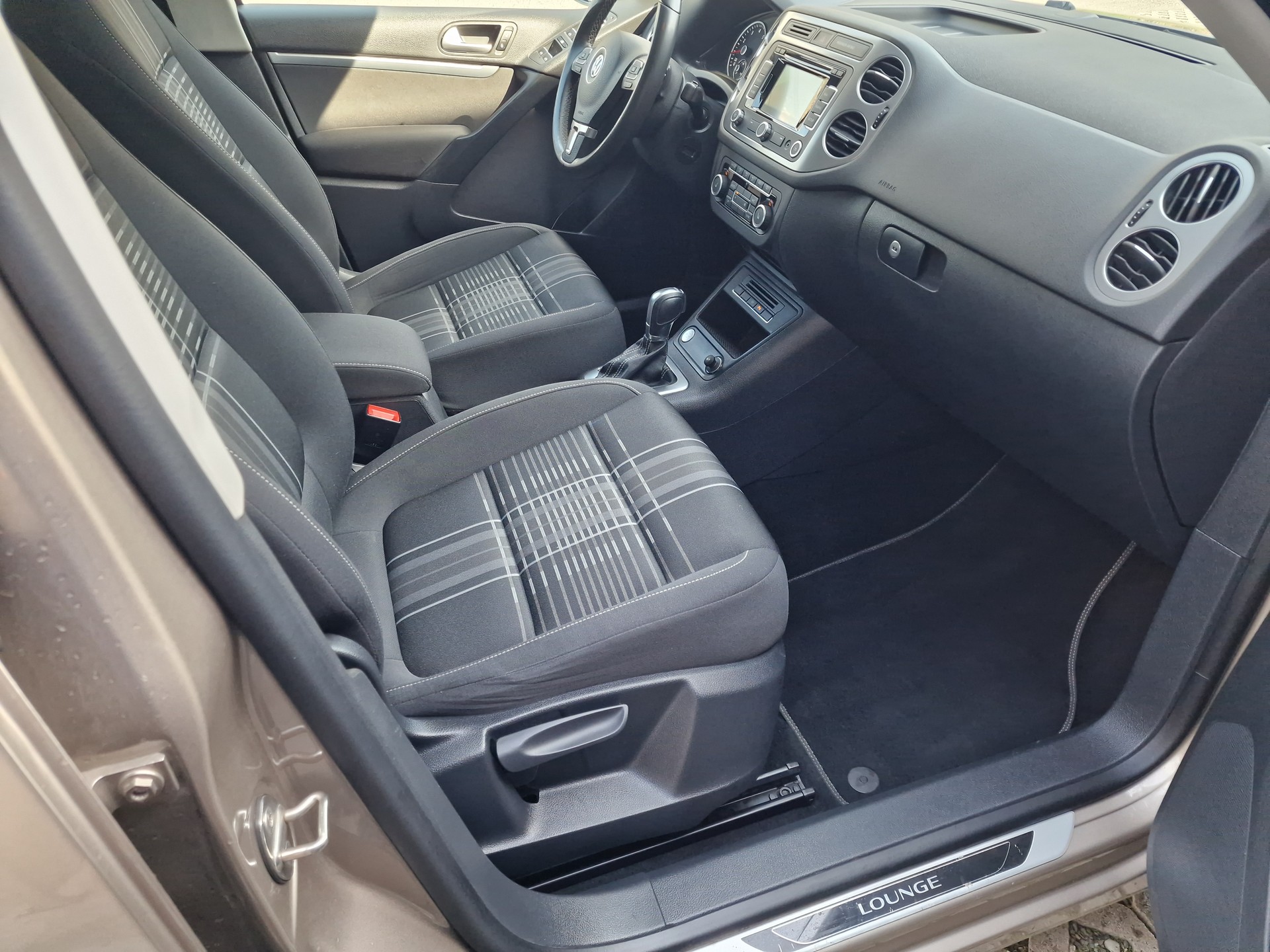VW Tiguan 2.0 TSI Lounge 4Motion DSG-image-7