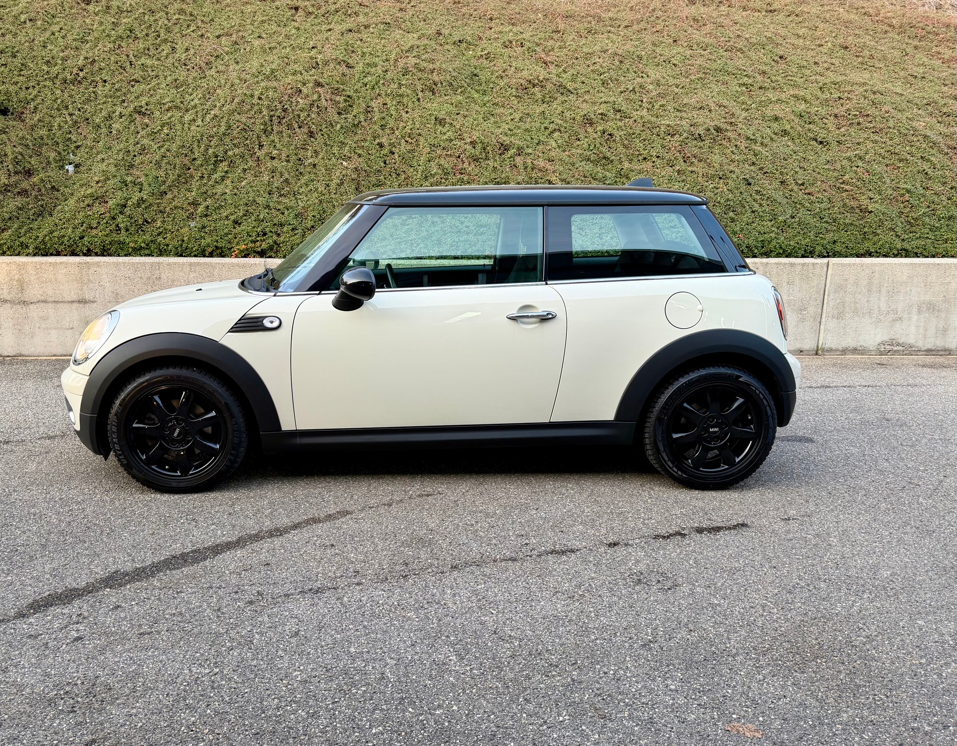 MINI Cooper-image-2